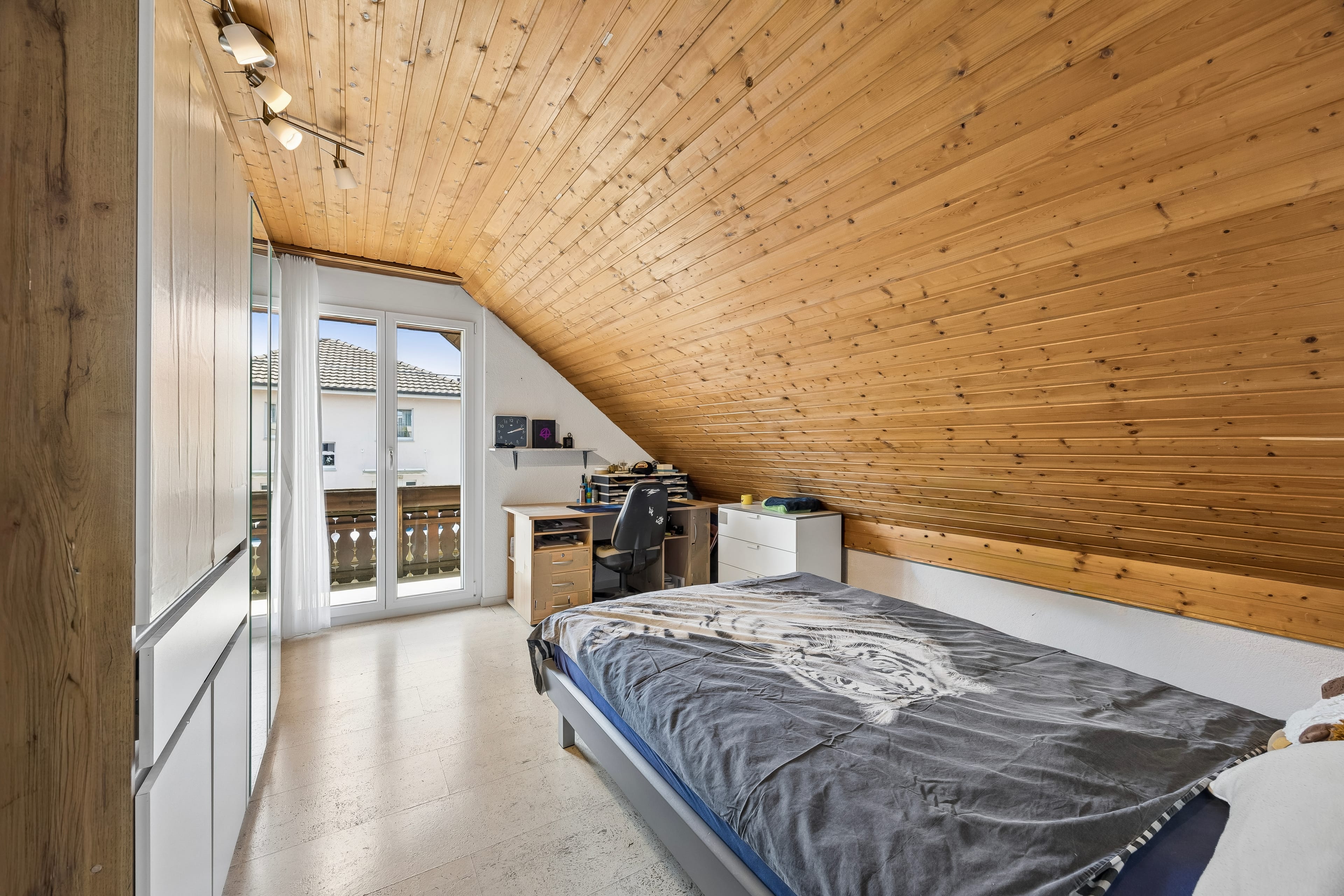 Freistehendes EFH mit 6.5 Zimmer und viel Umschwung - 7