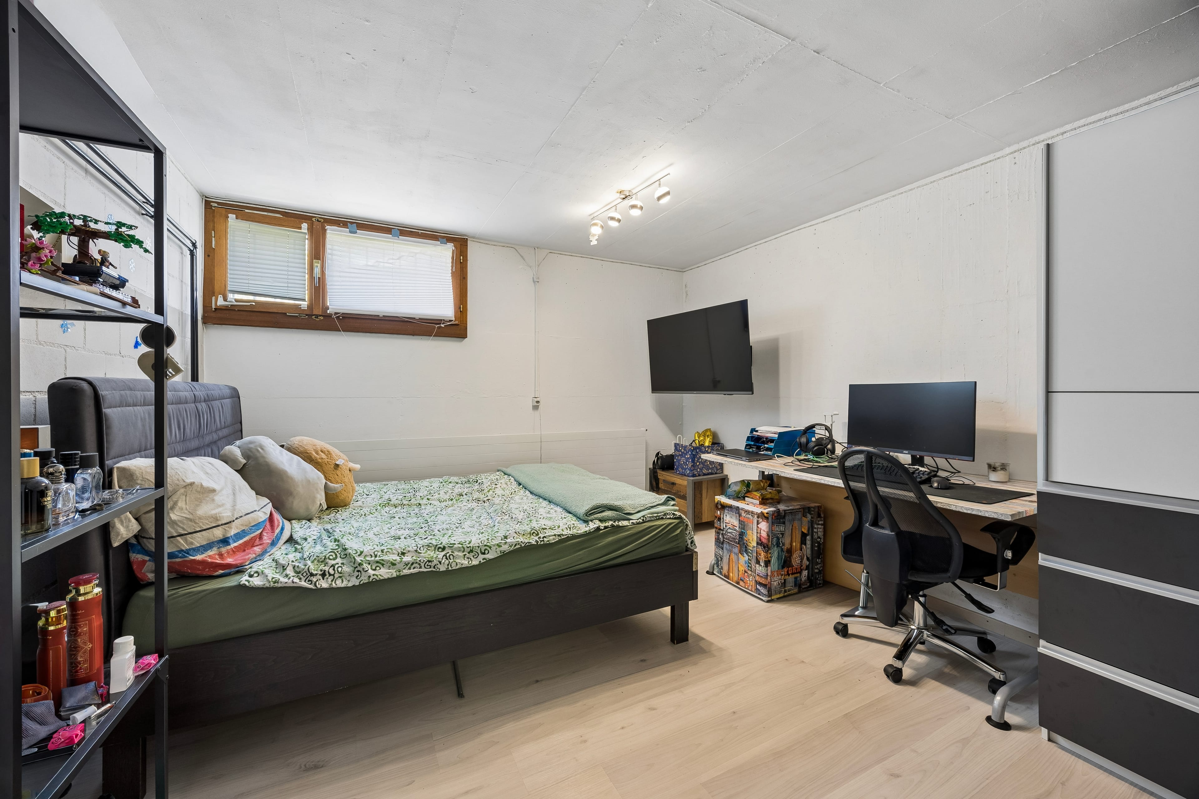 Freistehendes EFH mit 6.5 Zimmer und viel Umschwung - 12