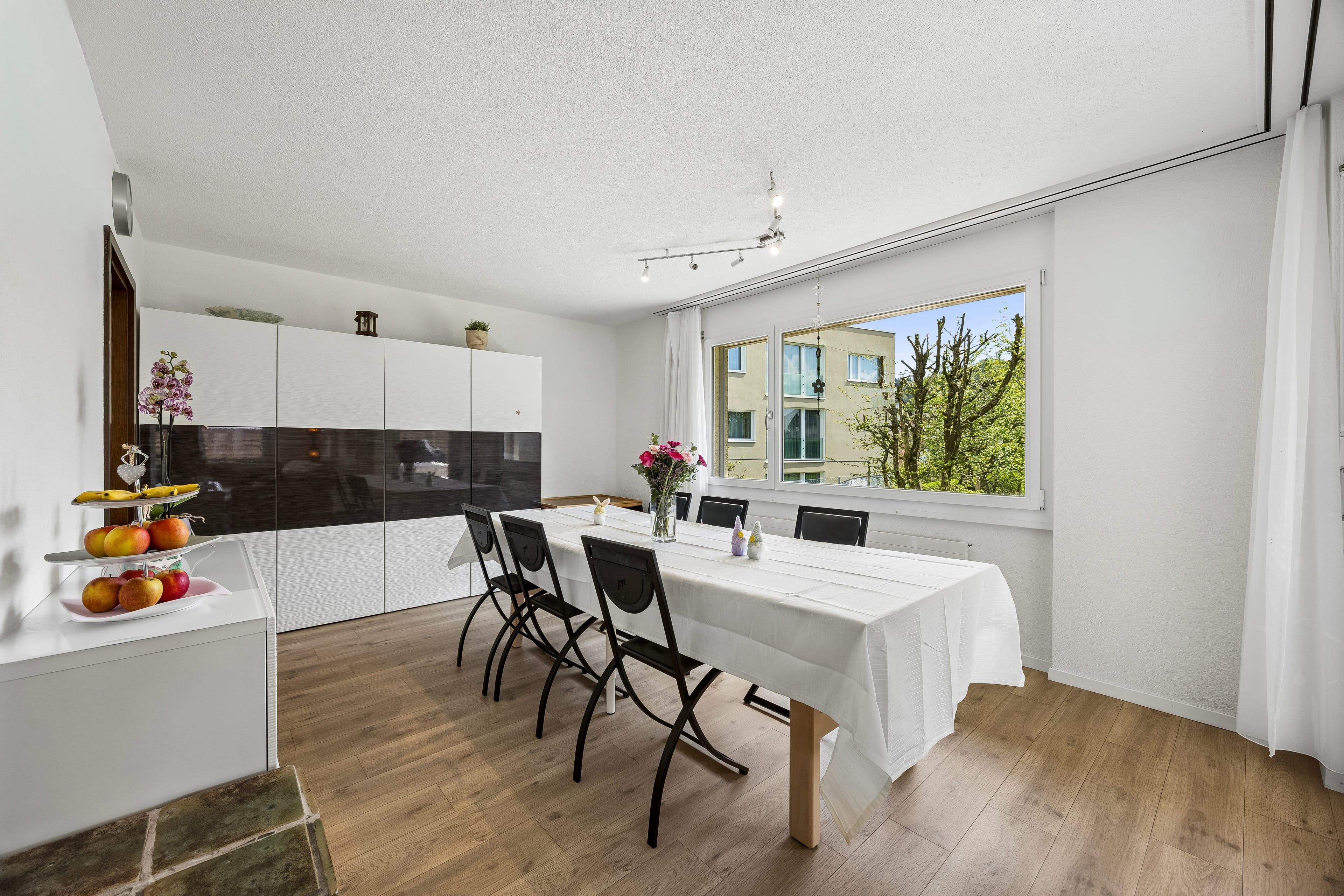 Freistehendes EFH mit 6.5 Zimmer und viel Umschwung - Bild 3