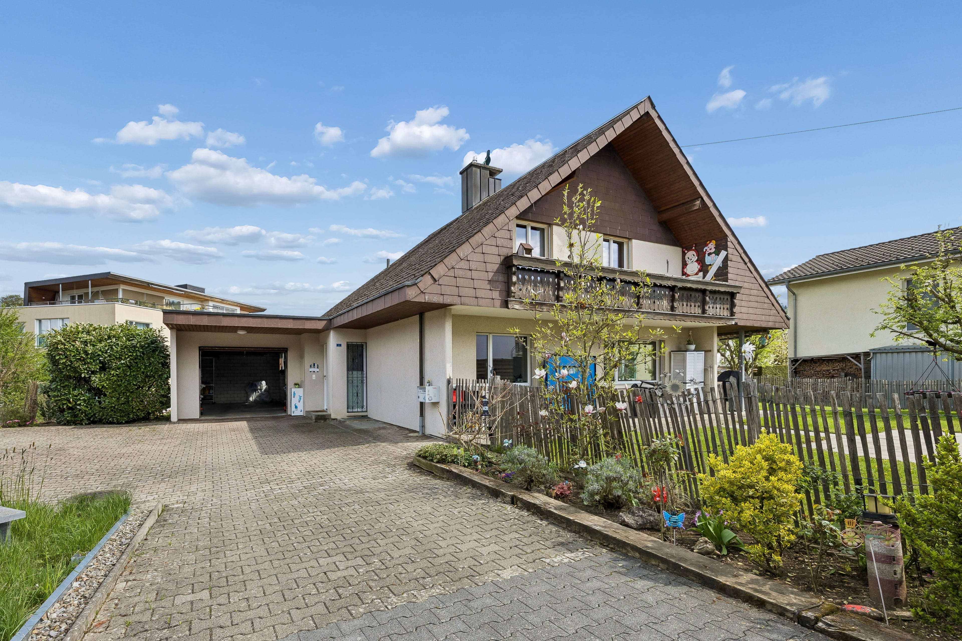 Freistehendes EFH mit 6.5 Zimmer und viel Umschwung