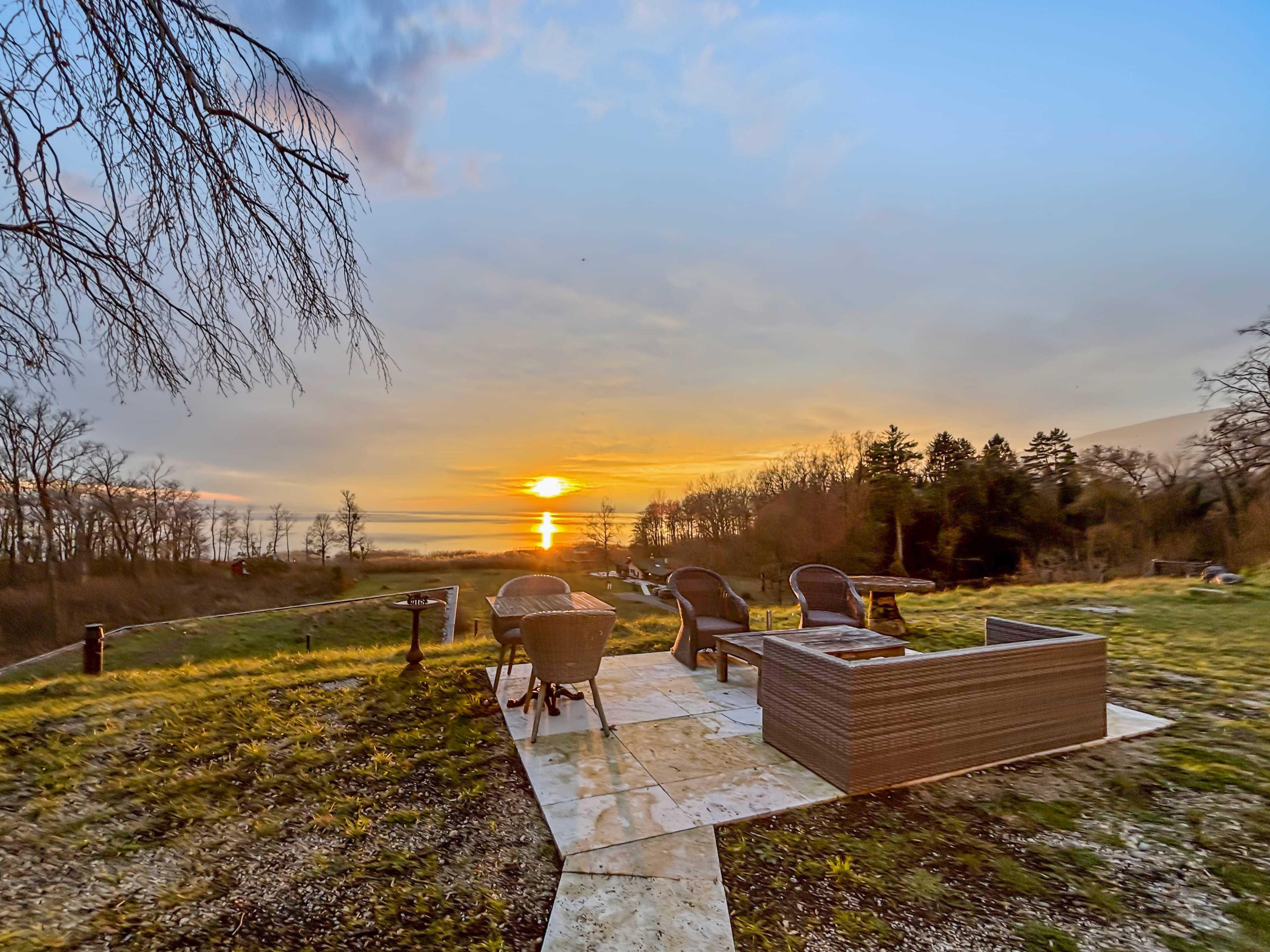 EXKLUSIVE SEEUFER-RESIDENZ DIREKT AM NEUENBURGERSEE - 4