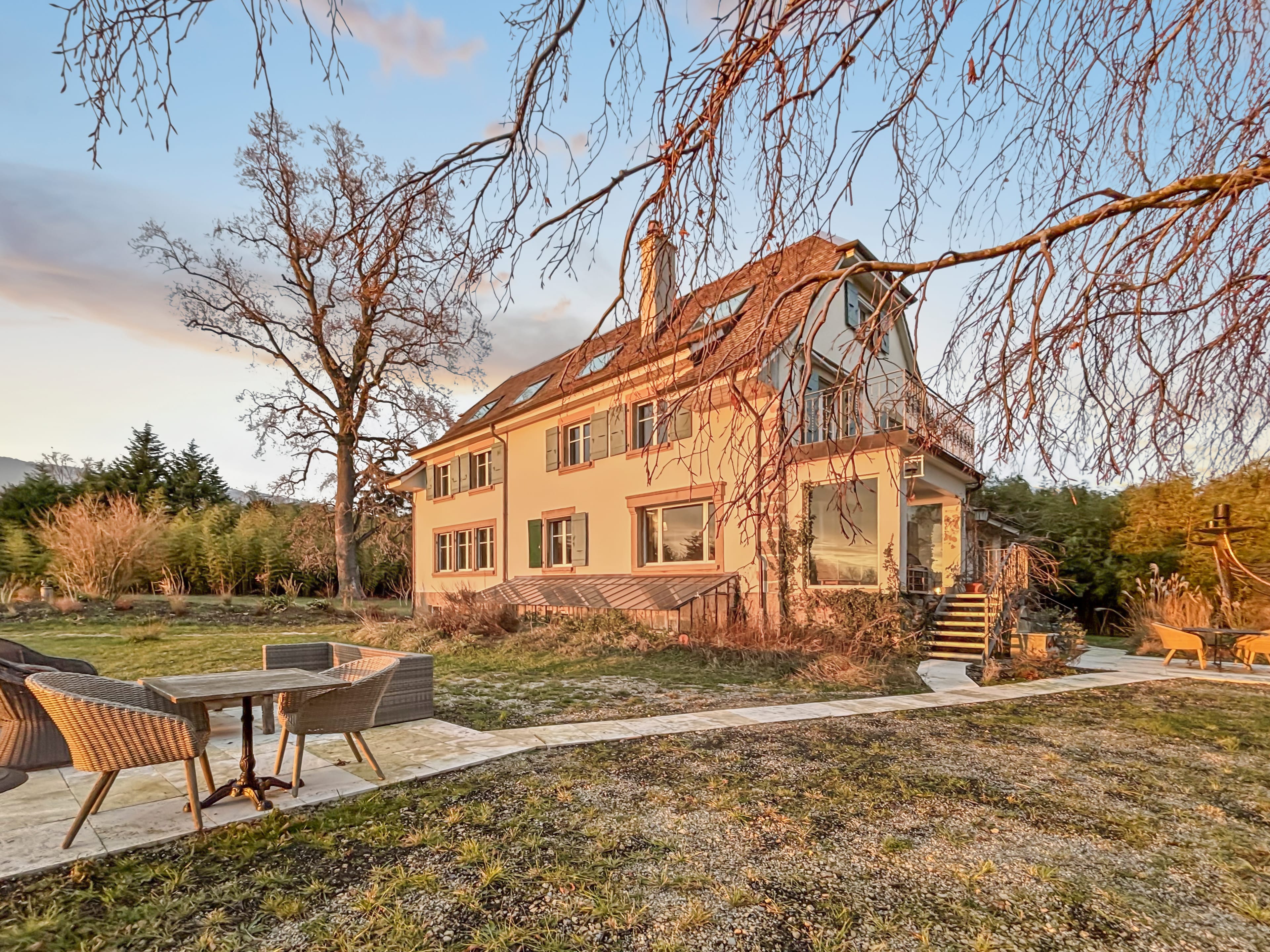 EXKLUSIVE SEEUFER-RESIDENZ DIREKT AM NEUENBURGERSEE