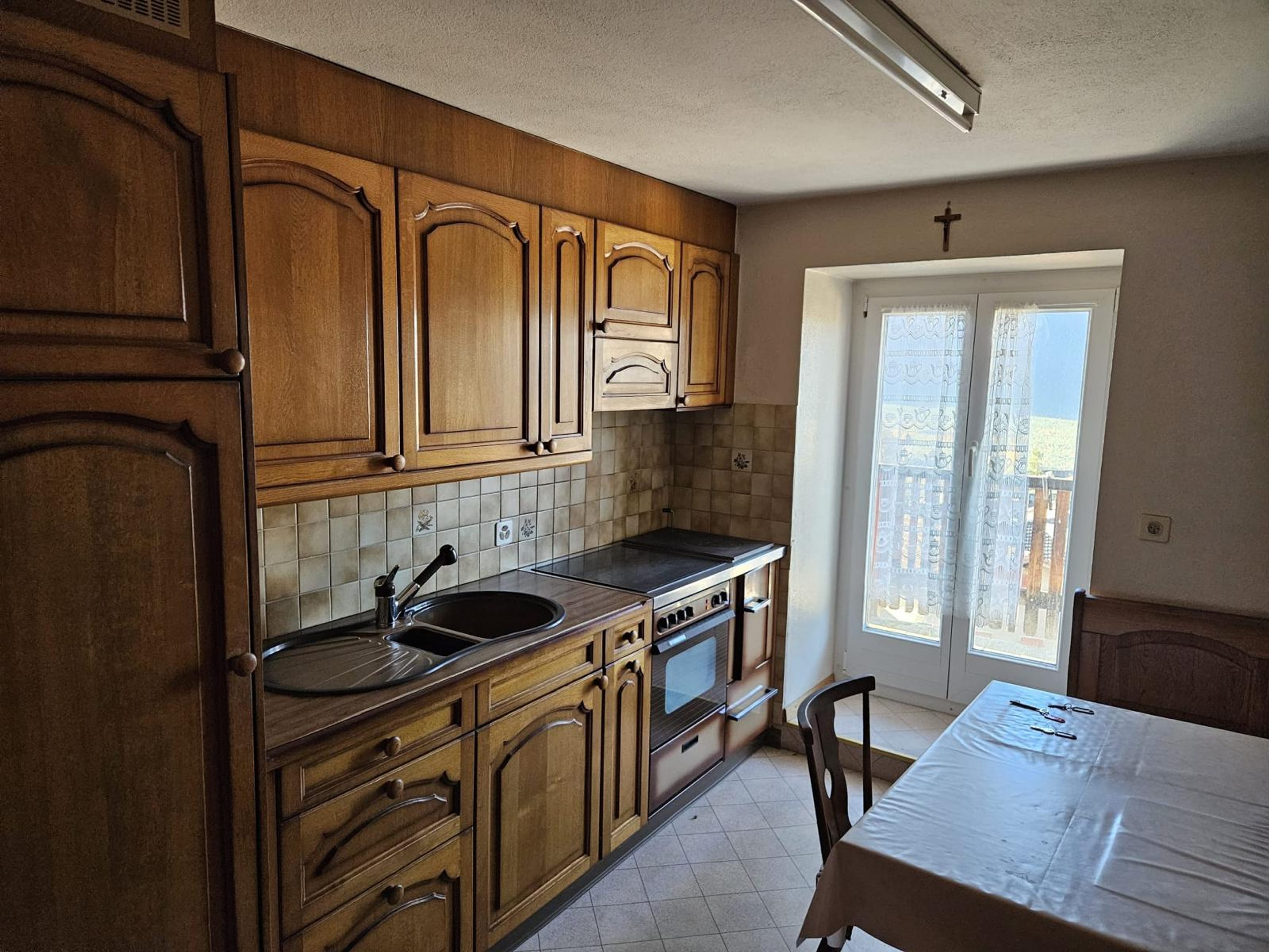 2/3 eines sanierungsbedürftigen Hauses im Wallis - 17