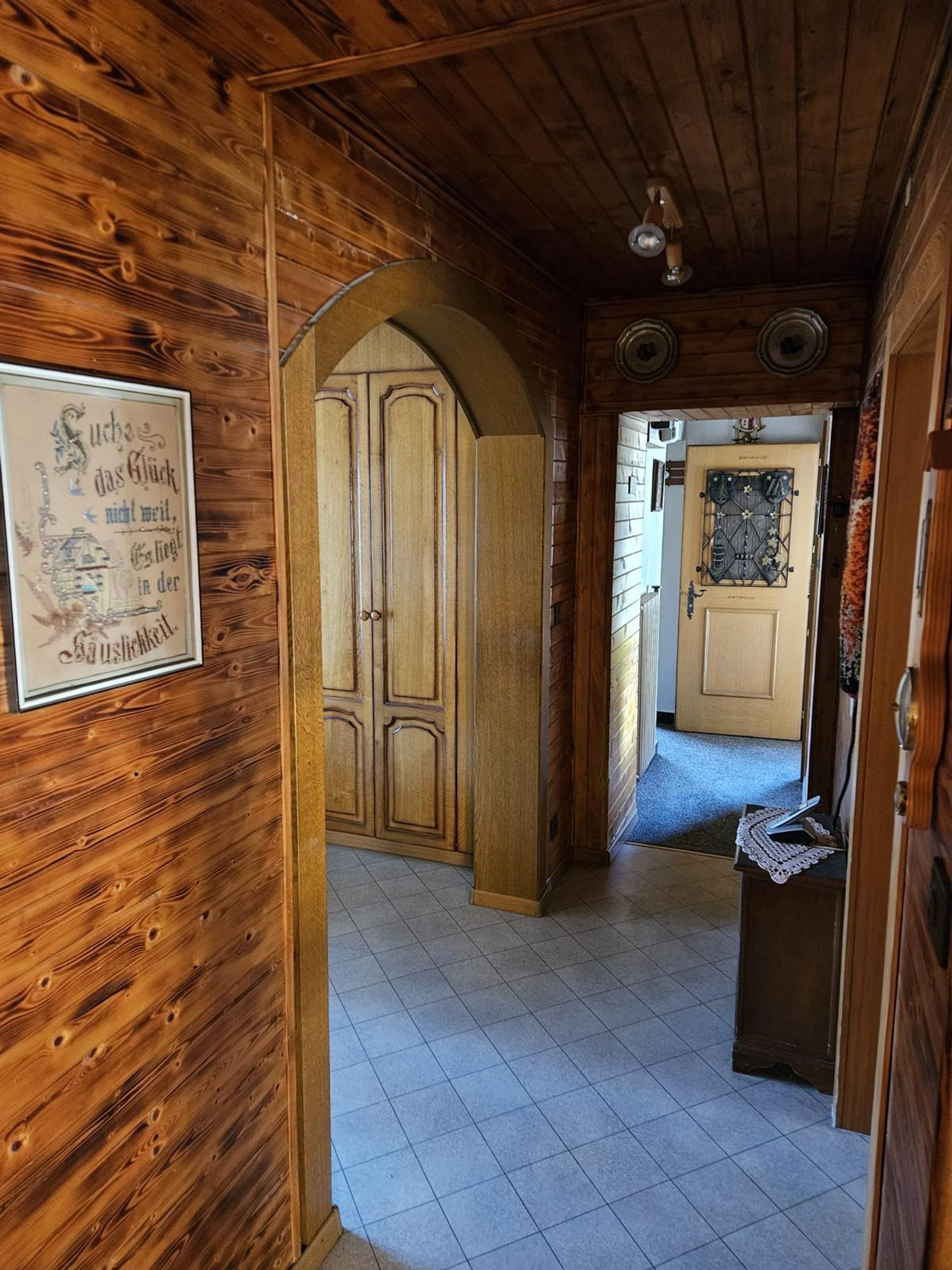 2/3 eines sanierungsbedürftigen Hauses im Wallis - 12