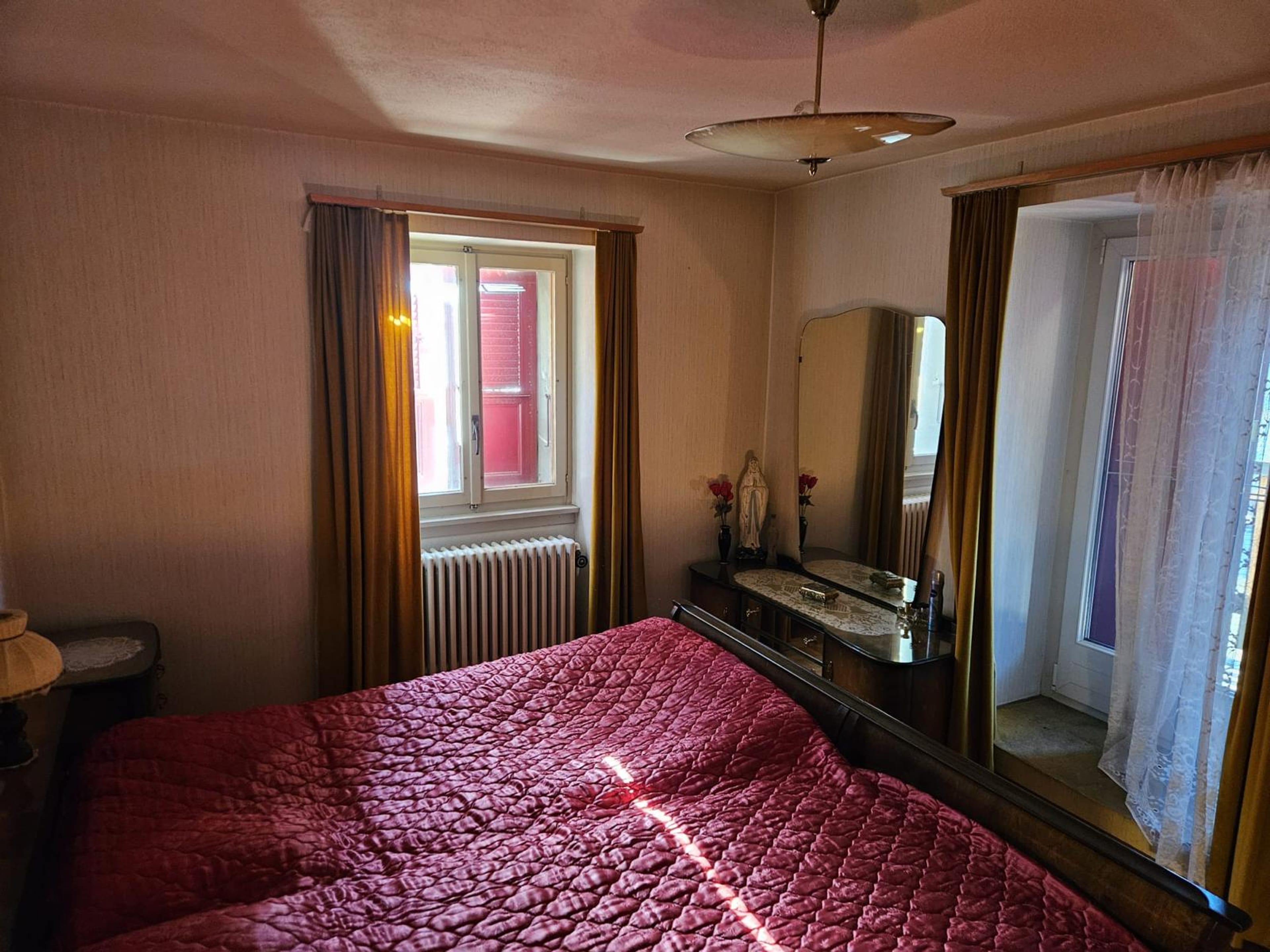 2/3 eines sanierungsbedürftigen Hauses im Wallis - 13