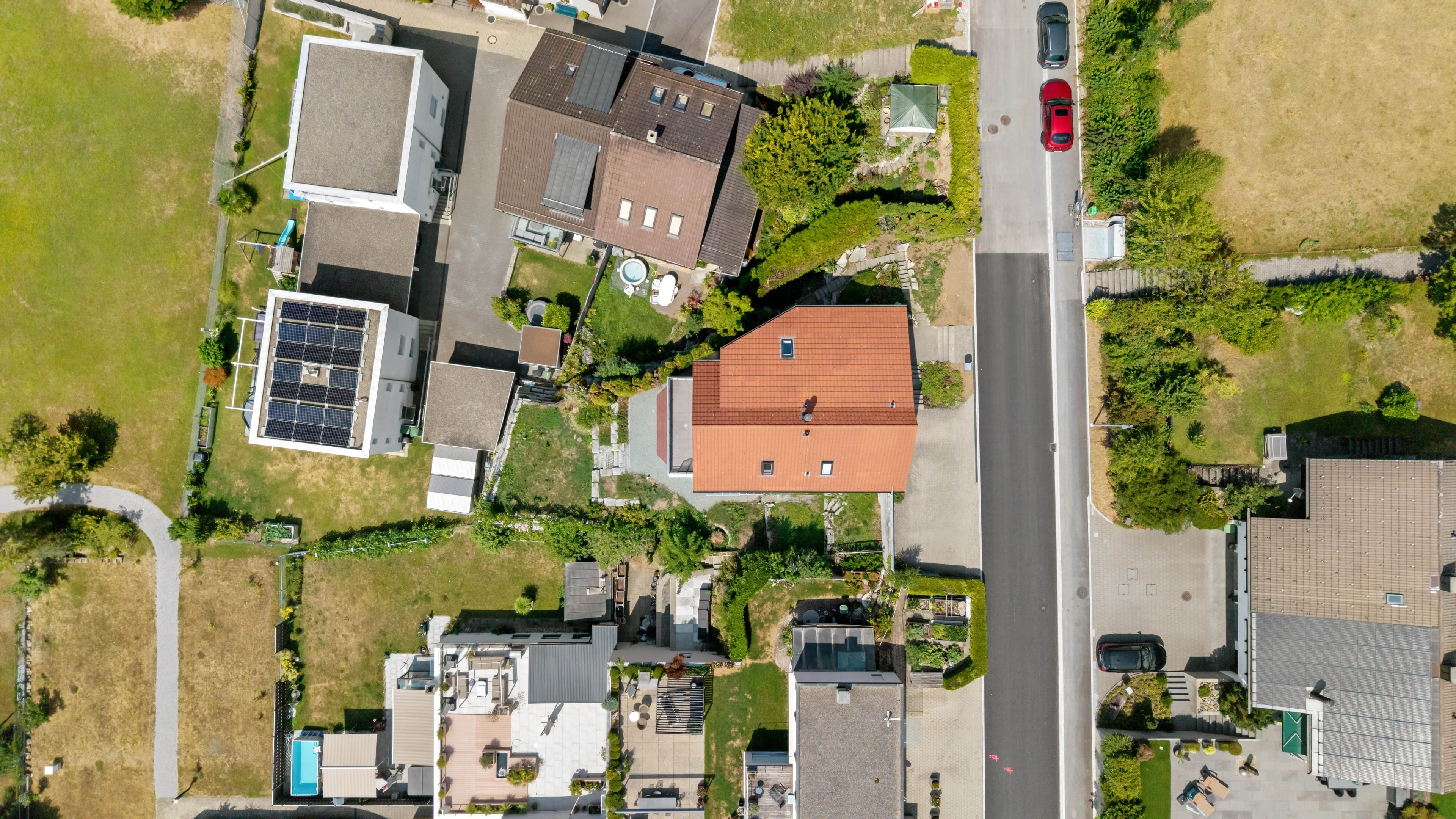 7-Zimmer-Einfamilienhaus mit Einliegerwohnung in Dürnten kaufen - Bild 2