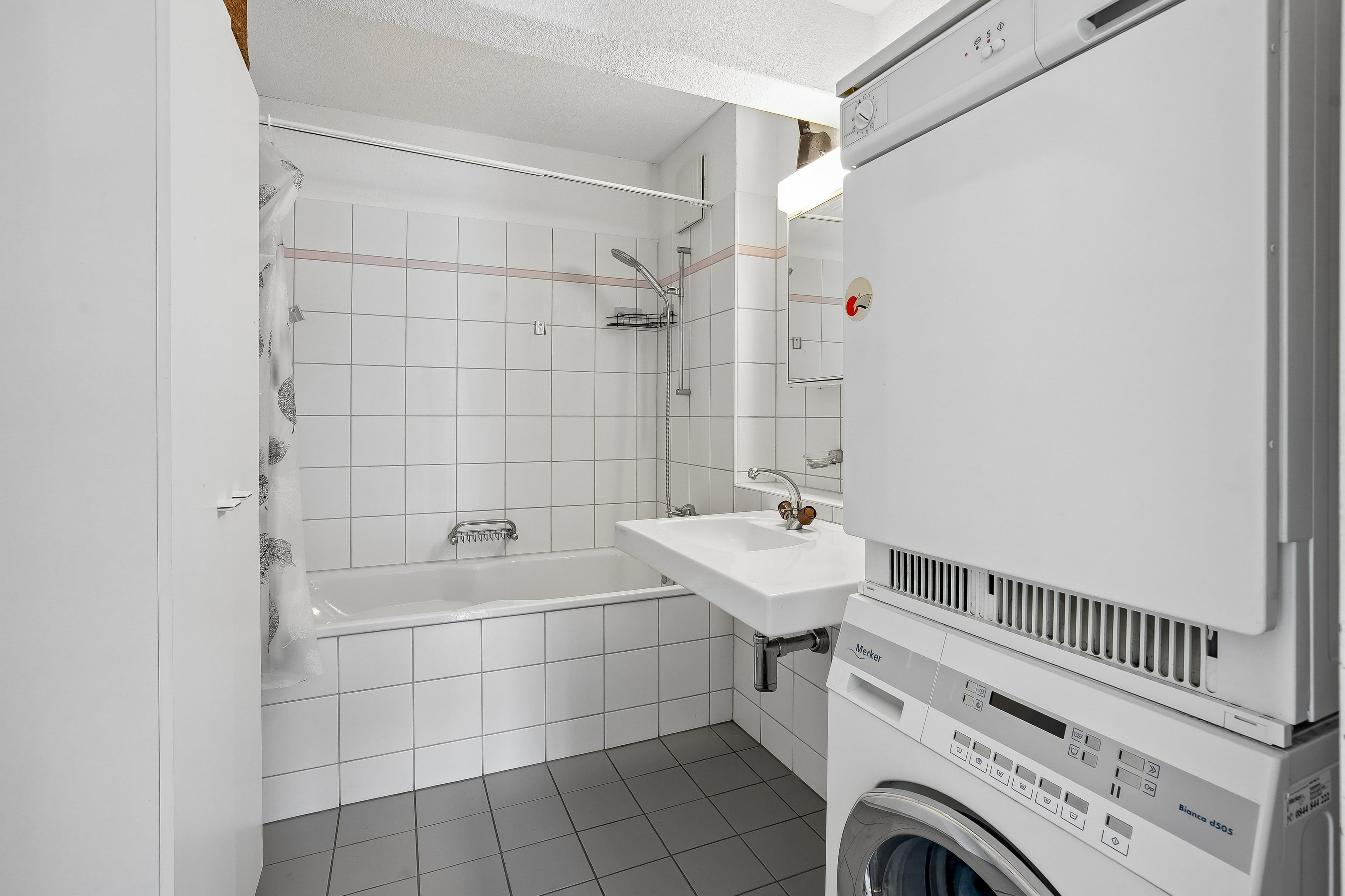 Panoramablick inklusive – Exklusive 2.5-Zimmer-Wohnung in Baden - 8