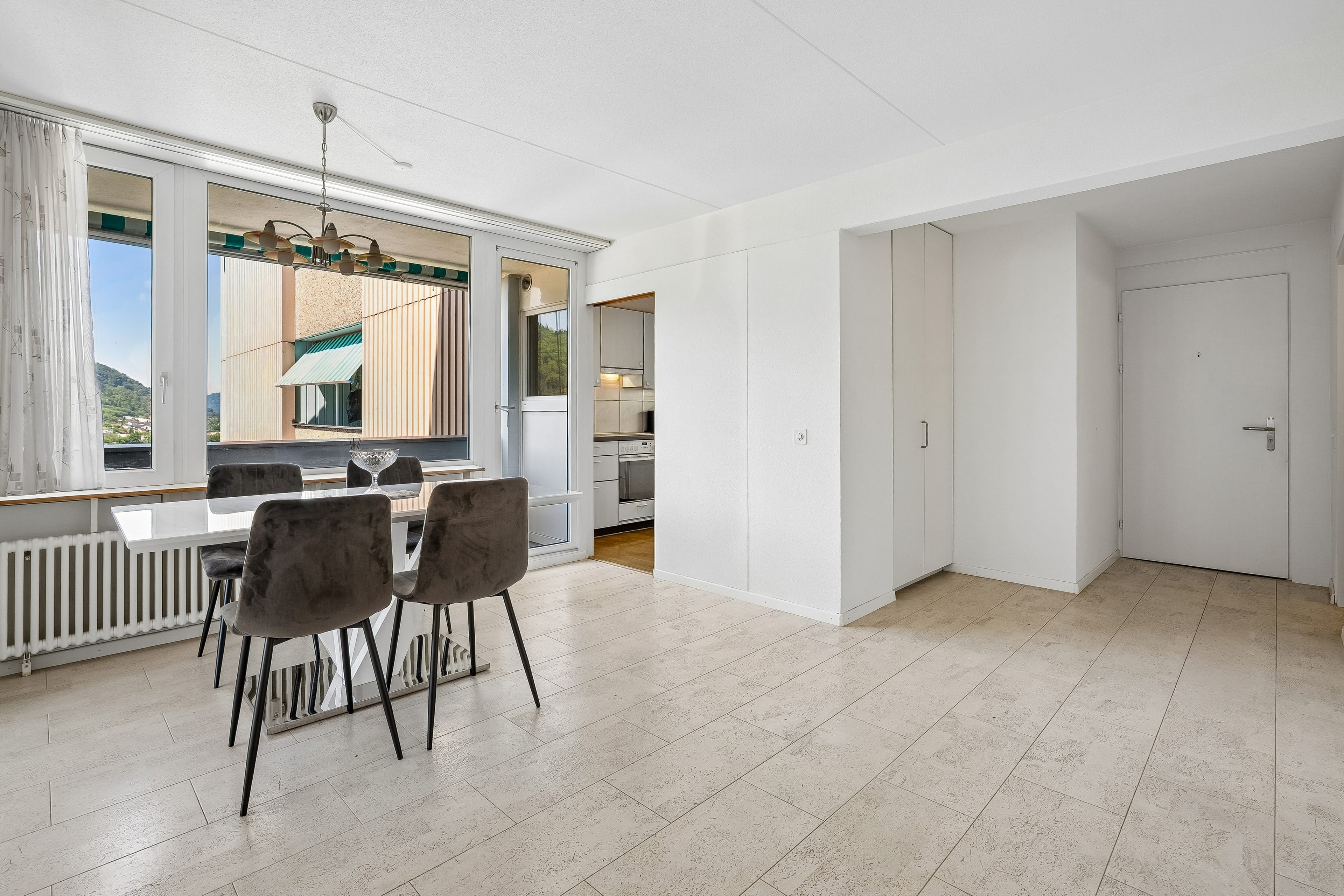 Panoramablick inklusive – Exklusive 2.5-Zimmer-Wohnung in Baden - Bild 6