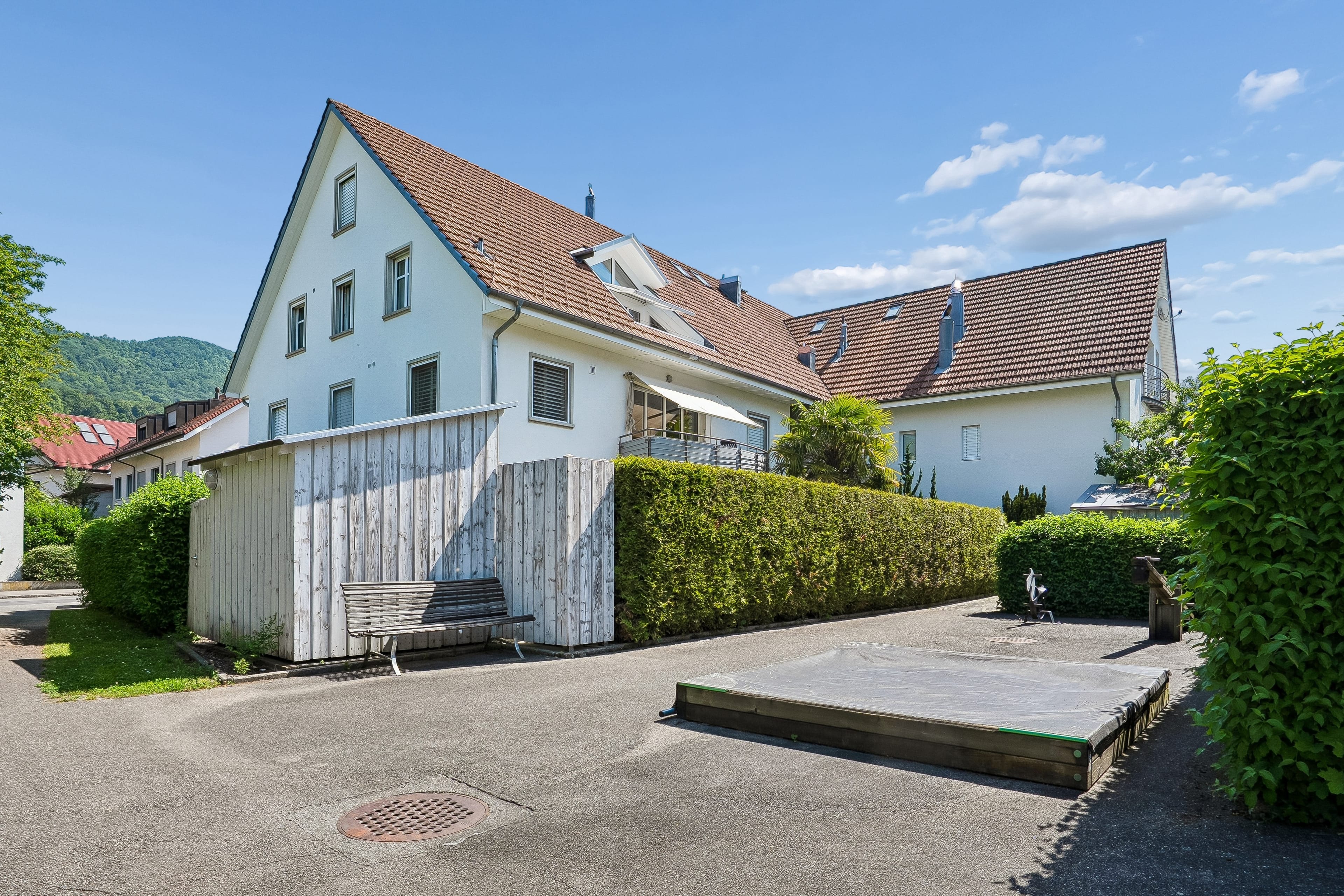 Gartenwohnung mit Einfamilienhausgefühl – 260 m² Privatgarten
