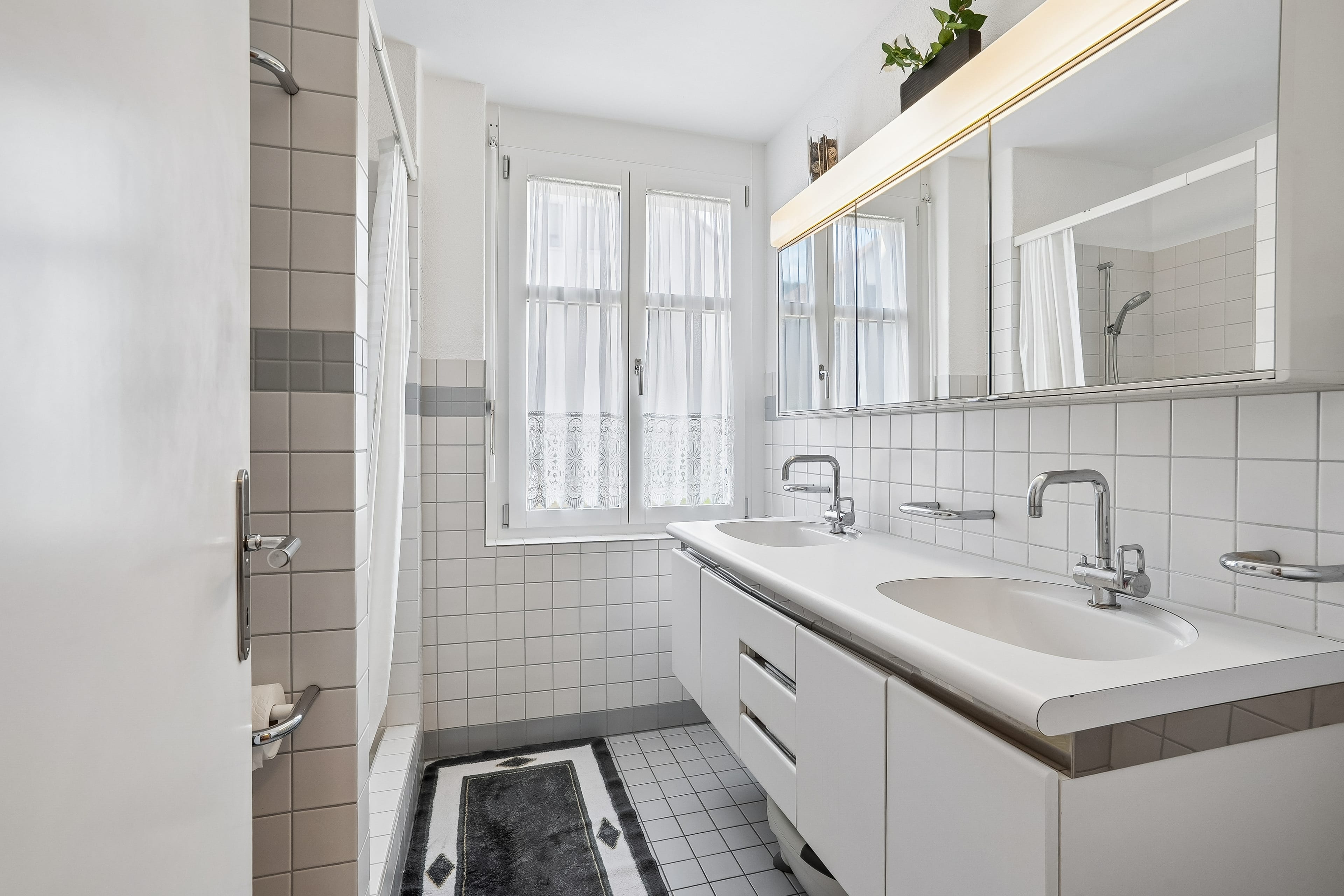 Gartenwohnung mit Einfamilienhausgefühl – 260 m² Privatgarten - 11