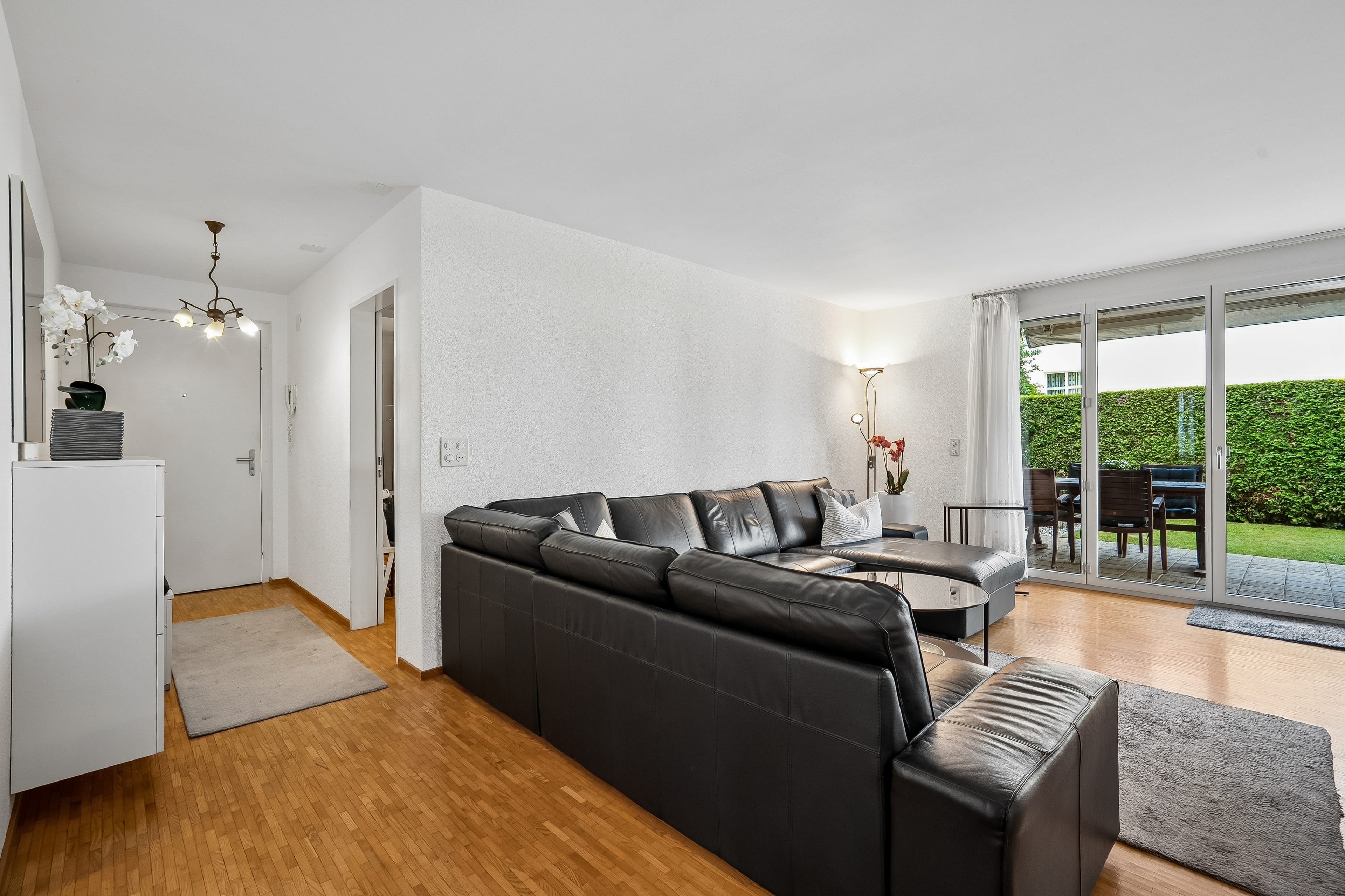 Gartenwohnung mit Einfamilienhausgefühl – 260 m² Privatgarten - Bild 4