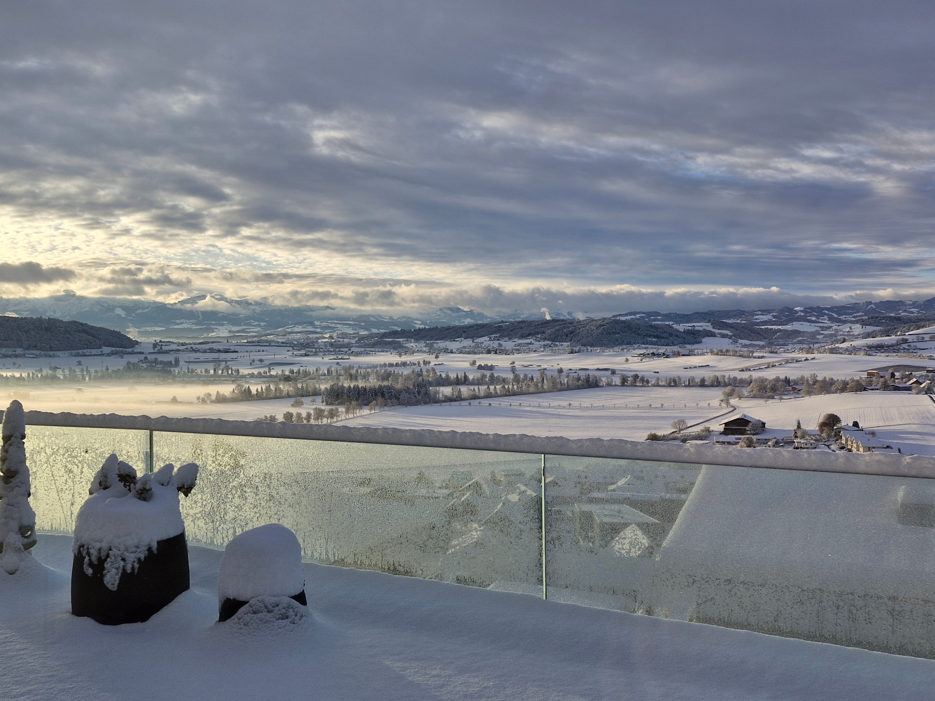 Weitblick von der grosszügigen Terrasse geniessen! - 29