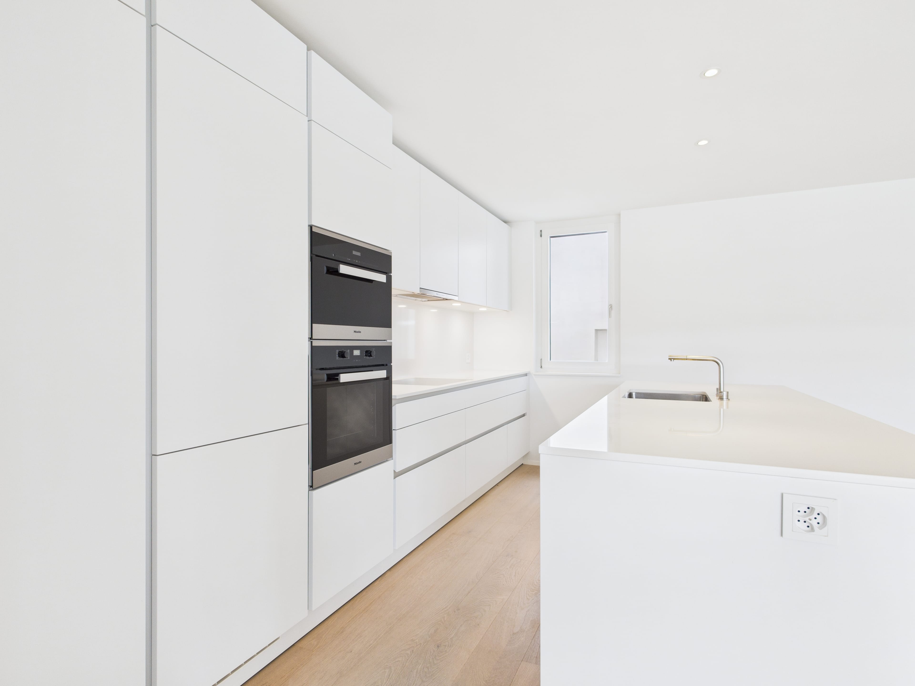 Modernes Zuhause mit Lift, viel Licht und herrlicher Bergsicht