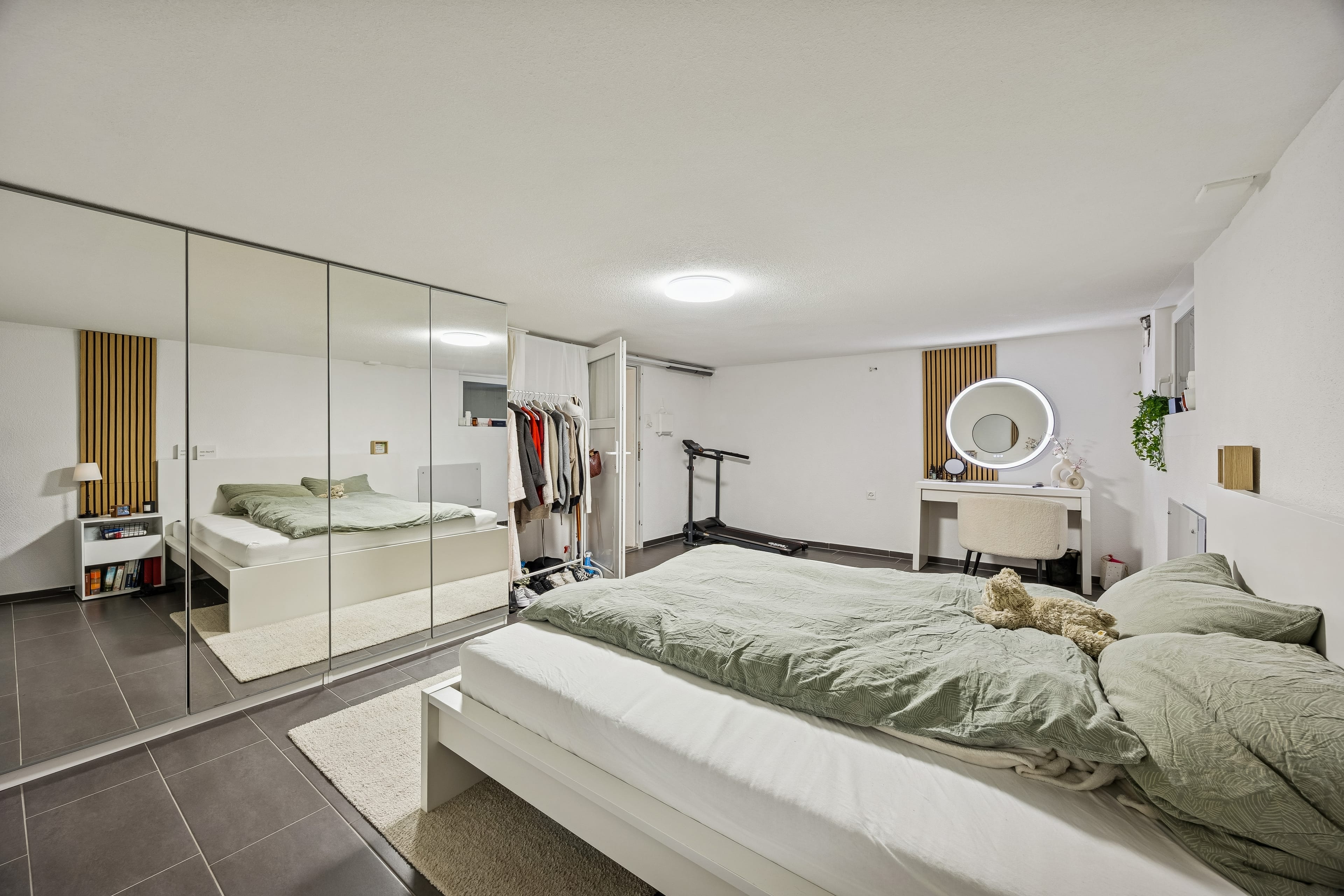 Stilvoll renoviertes 5.5-Zimmer-Reihenhaus mit 166 m² Wohnkomfort und grosser Terrasse - 20