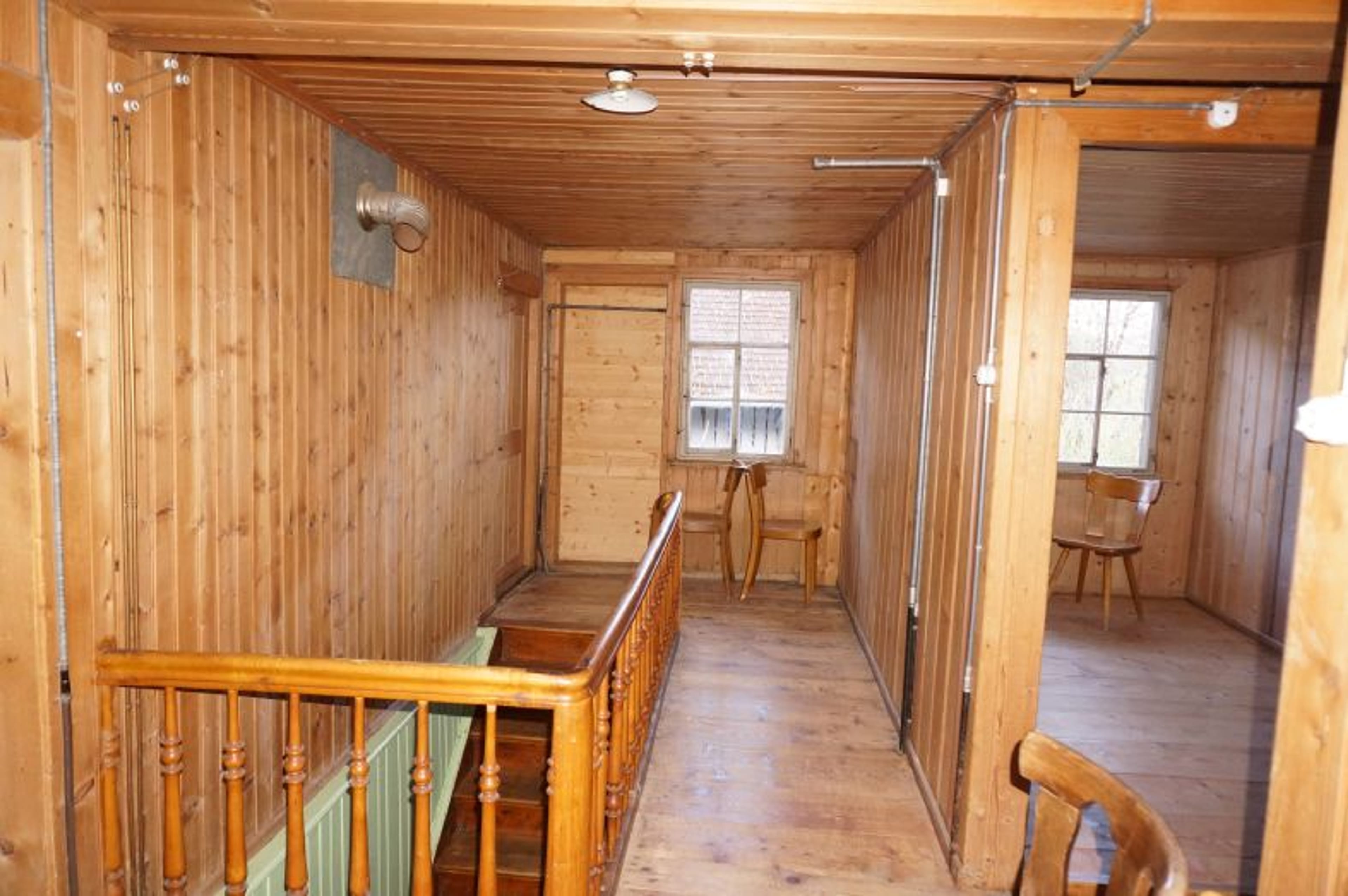 Ensemble mit Gasthaus, 2 Wohnungen & Scheune in Nesslau - kaufen - 30