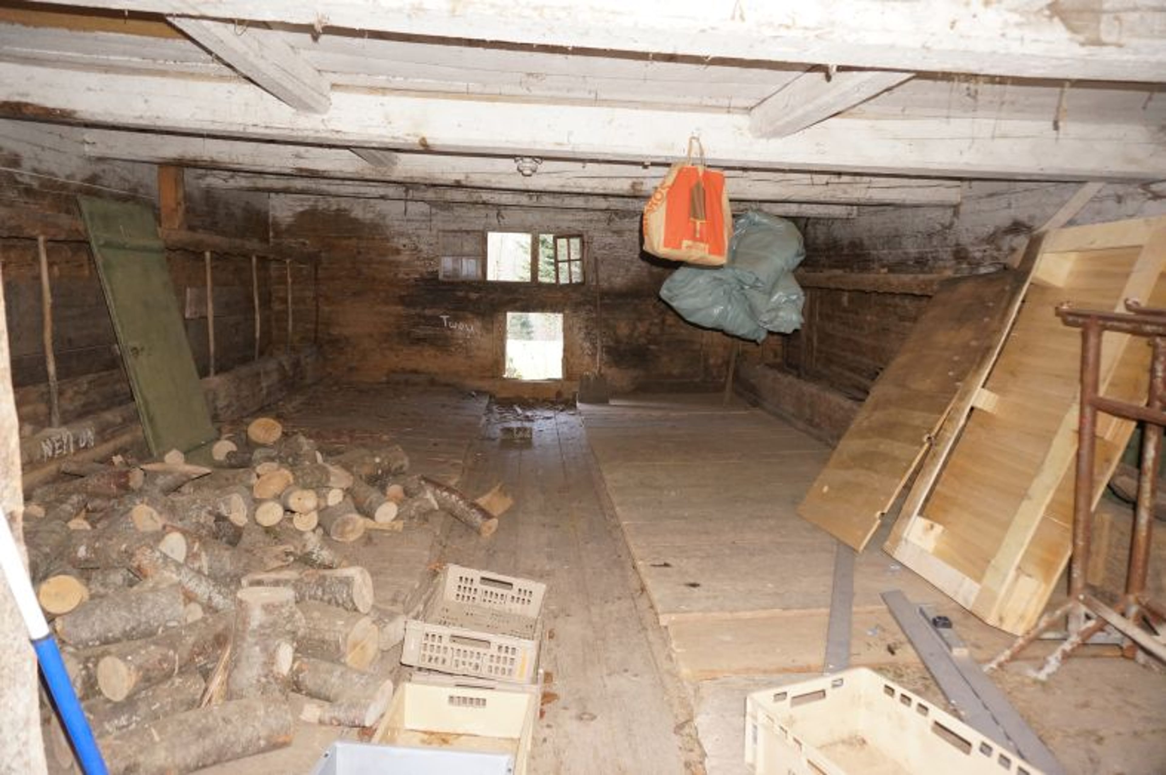 Ensemble mit Gasthaus, 2 Wohnungen & Scheune in Nesslau - kaufen - 65