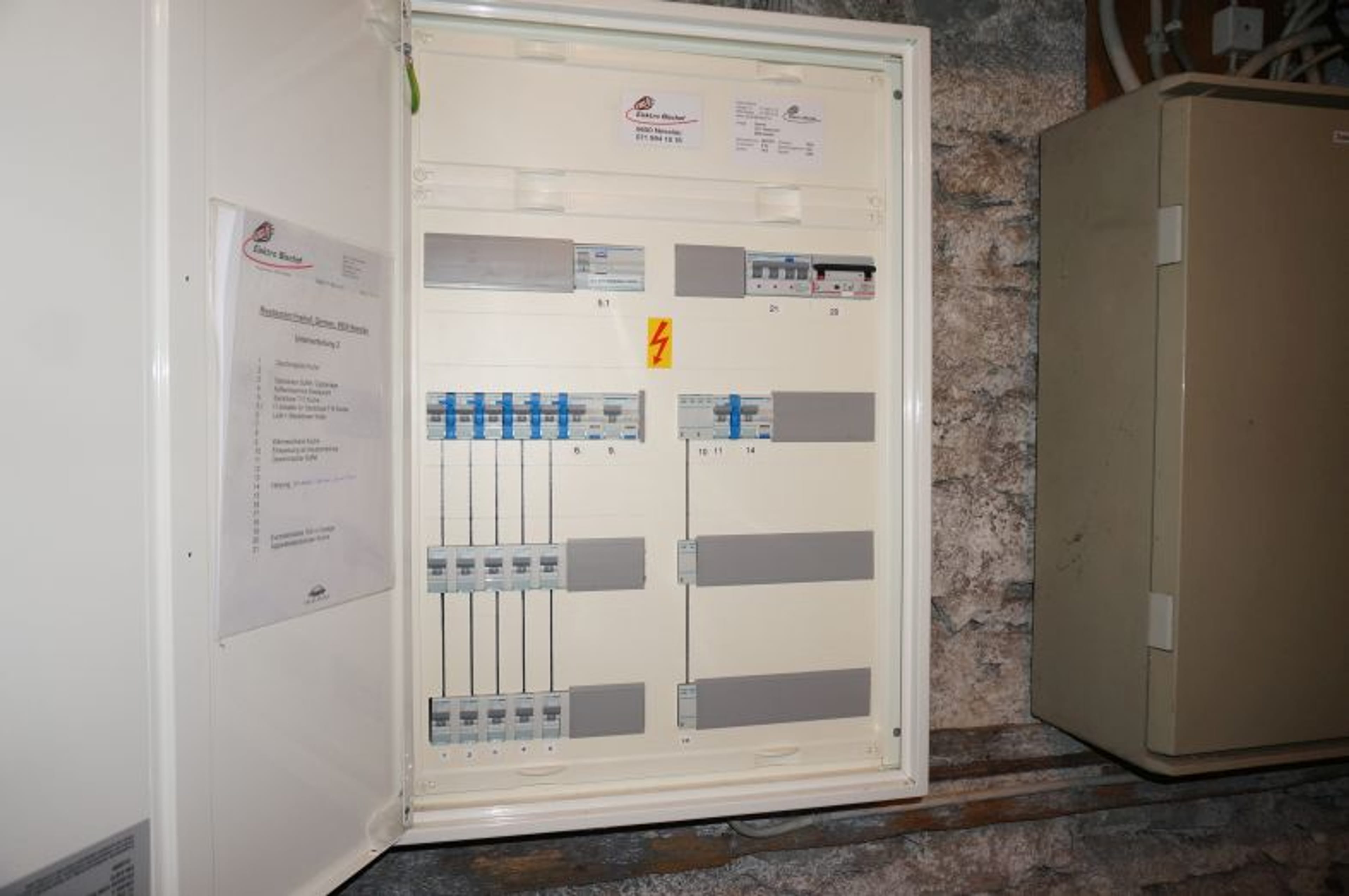 Ensemble mit Gasthaus, 2 Wohnungen & Scheune in Nesslau - kaufen - 59