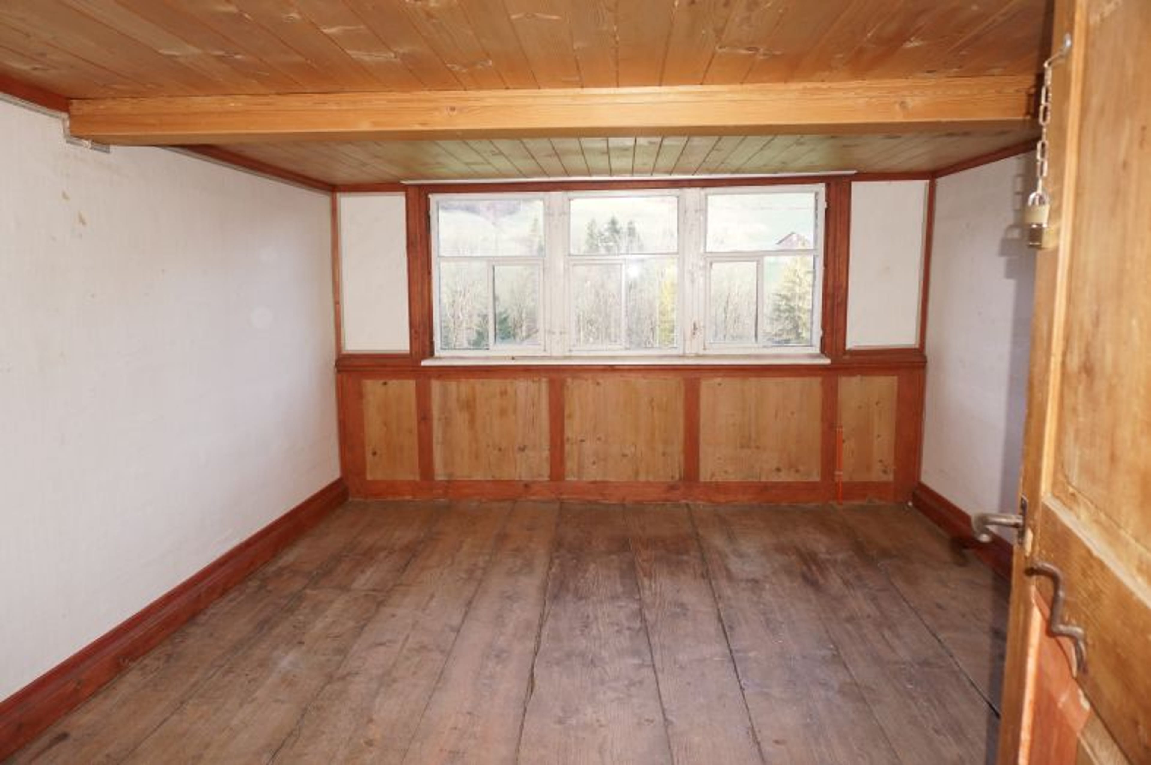 Ensemble mit Gasthaus, 2 Wohnungen & Scheune in Nesslau - kaufen - 35