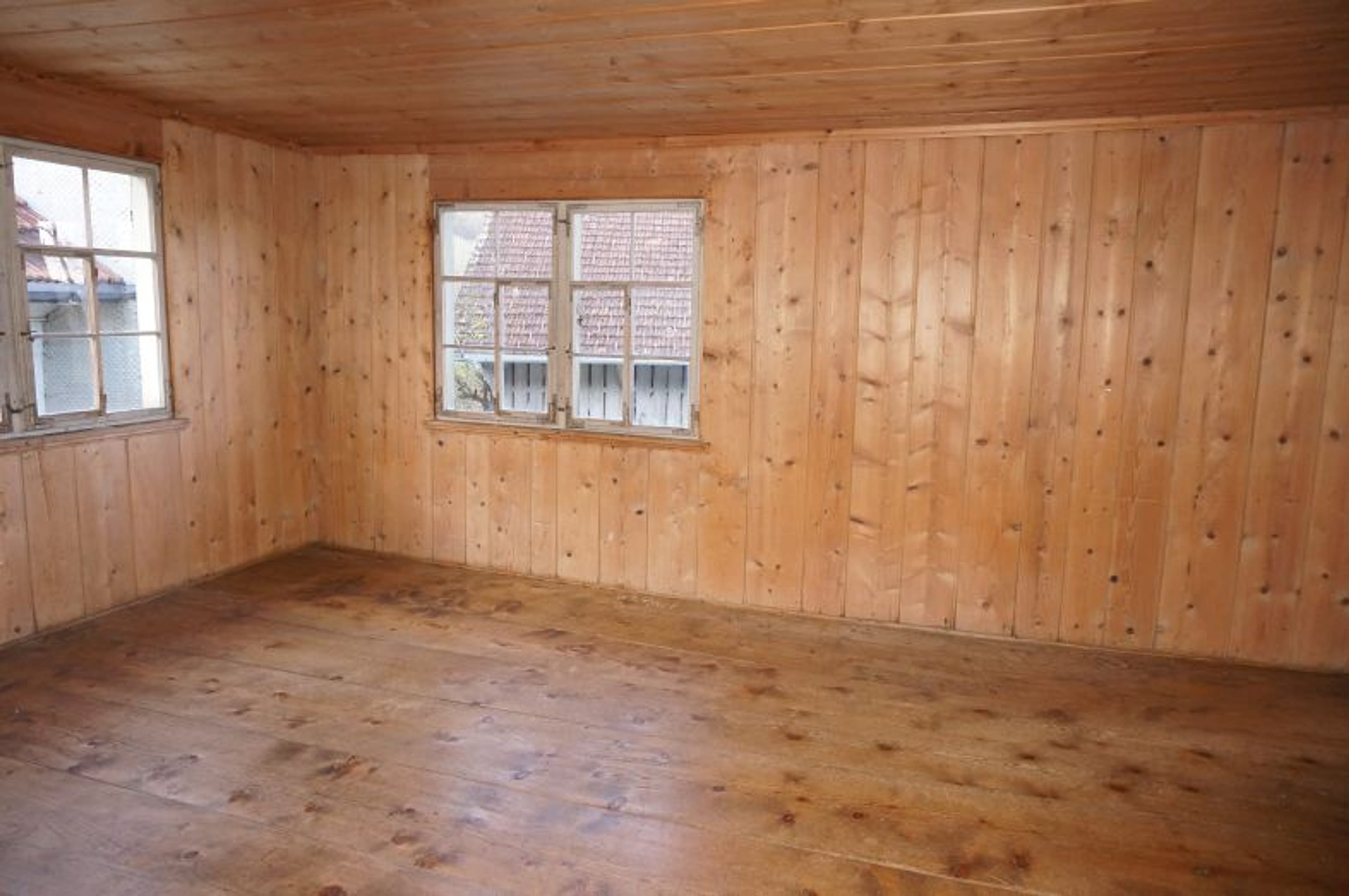 Ensemble mit Gasthaus, 2 Wohnungen & Scheune in Nesslau - kaufen - 34