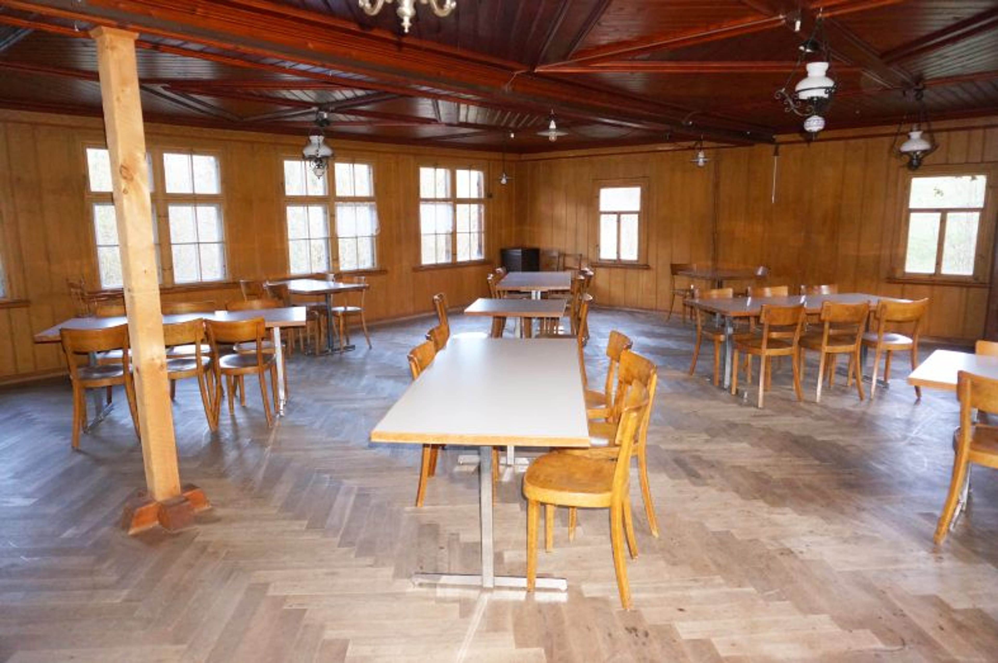 Ensemble mit Gasthaus, 2 Wohnungen & Scheune in Nesslau - kaufen - 28