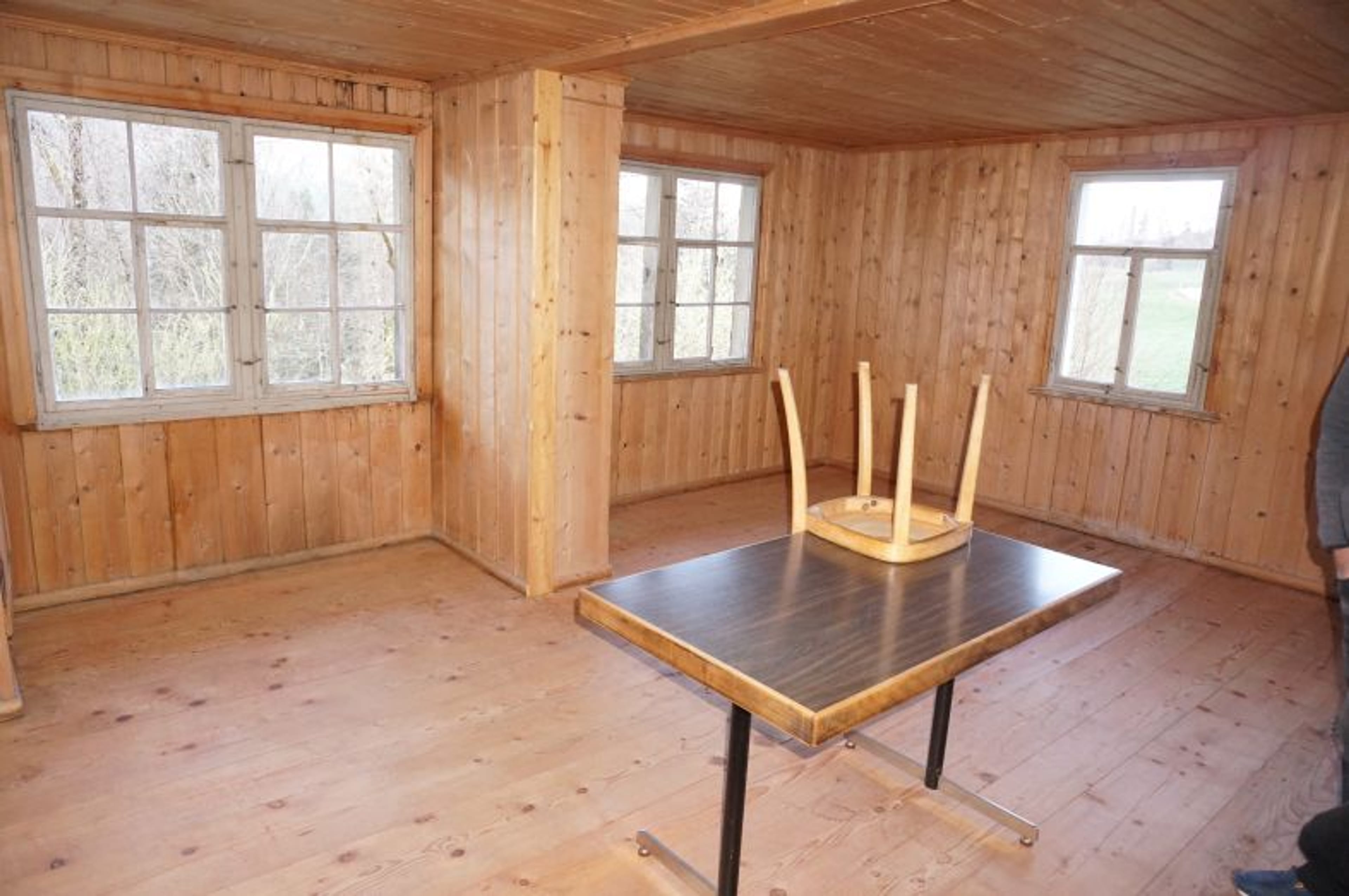 Ensemble mit Gasthaus, 2 Wohnungen & Scheune in Nesslau - kaufen - 32