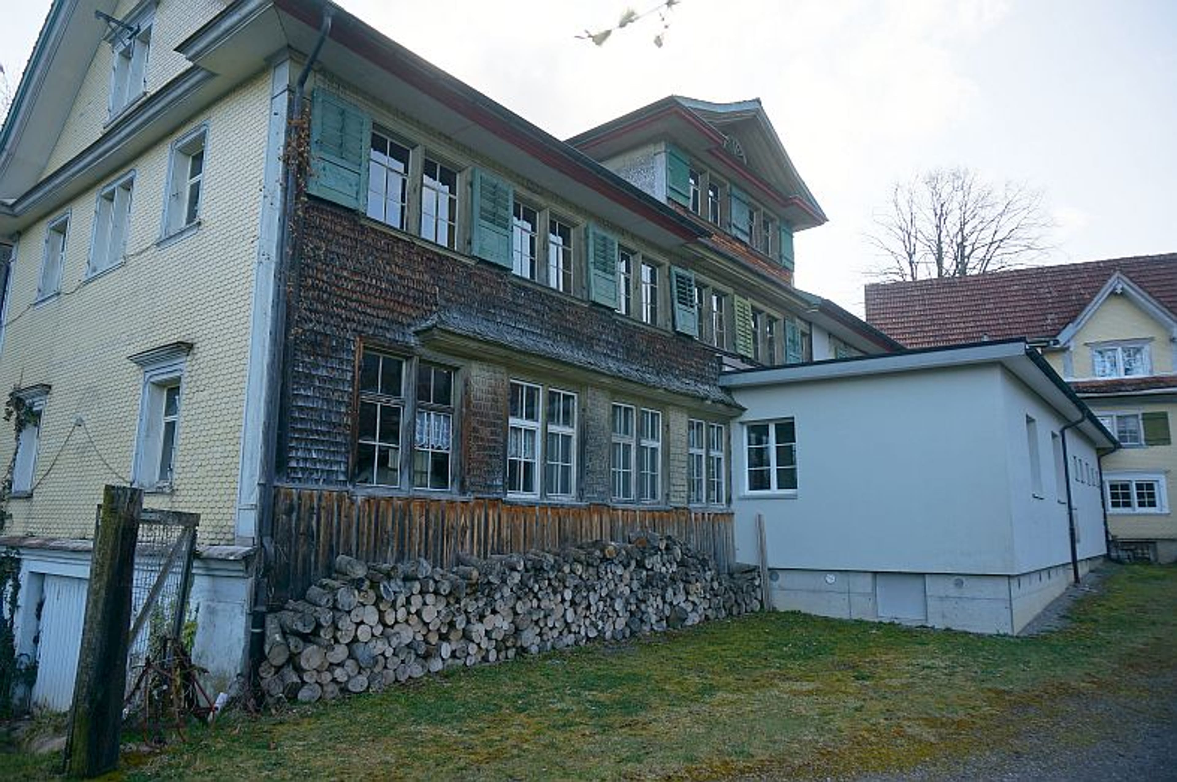 Ensemble mit Gasthaus, 2 Wohnungen & Scheune in Nesslau - kaufen - Bild 6