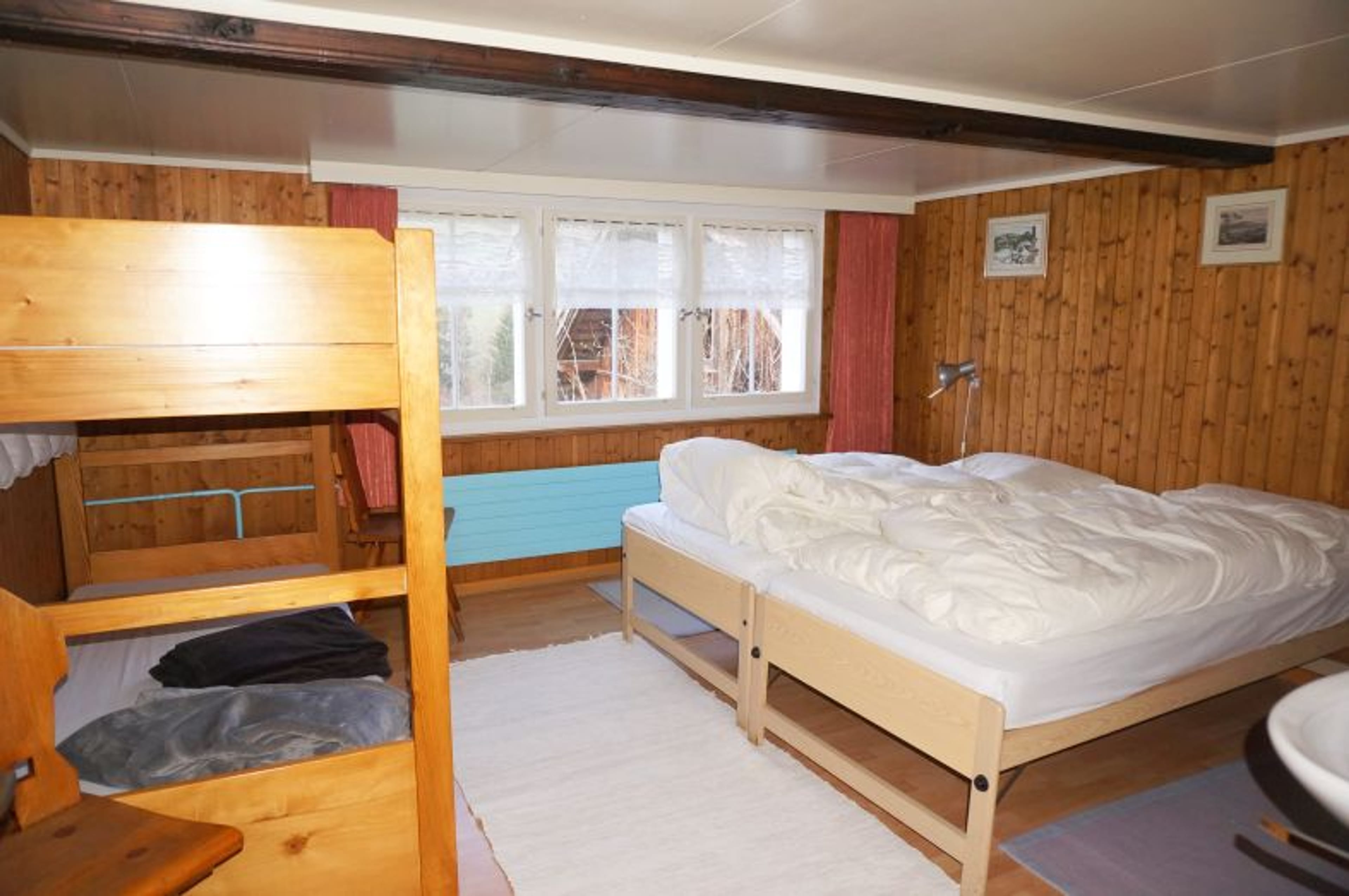 Ensemble mit Gasthaus, 2 Wohnungen & Scheune in Nesslau - kaufen - 57