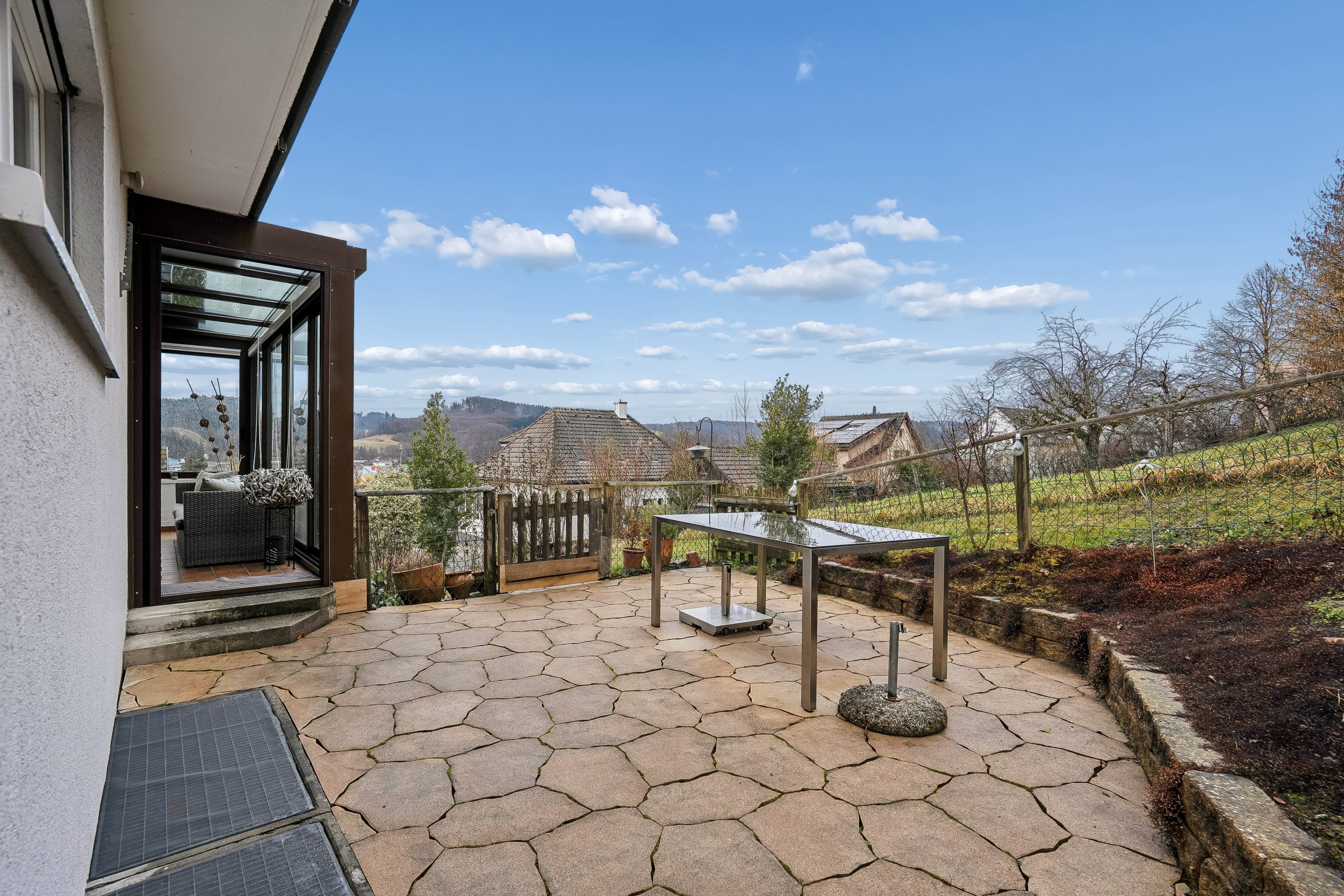 8-Zimmer-Haus mit Wintergarten und Panoramablick auf Gränichen & die Berge - 12