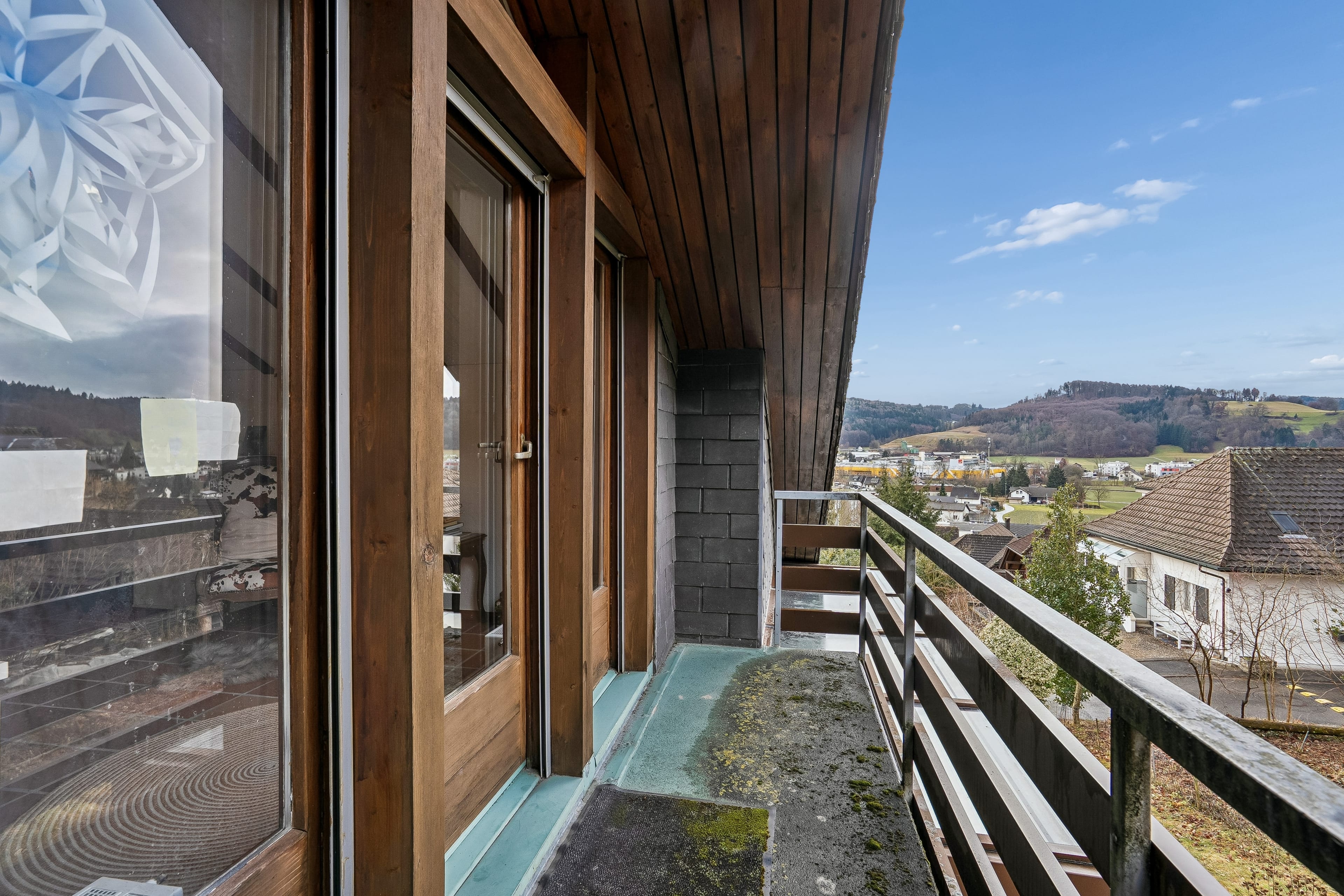8-Zimmer-Haus mit Wintergarten und Panoramablick auf Gränichen & die Berge - 31