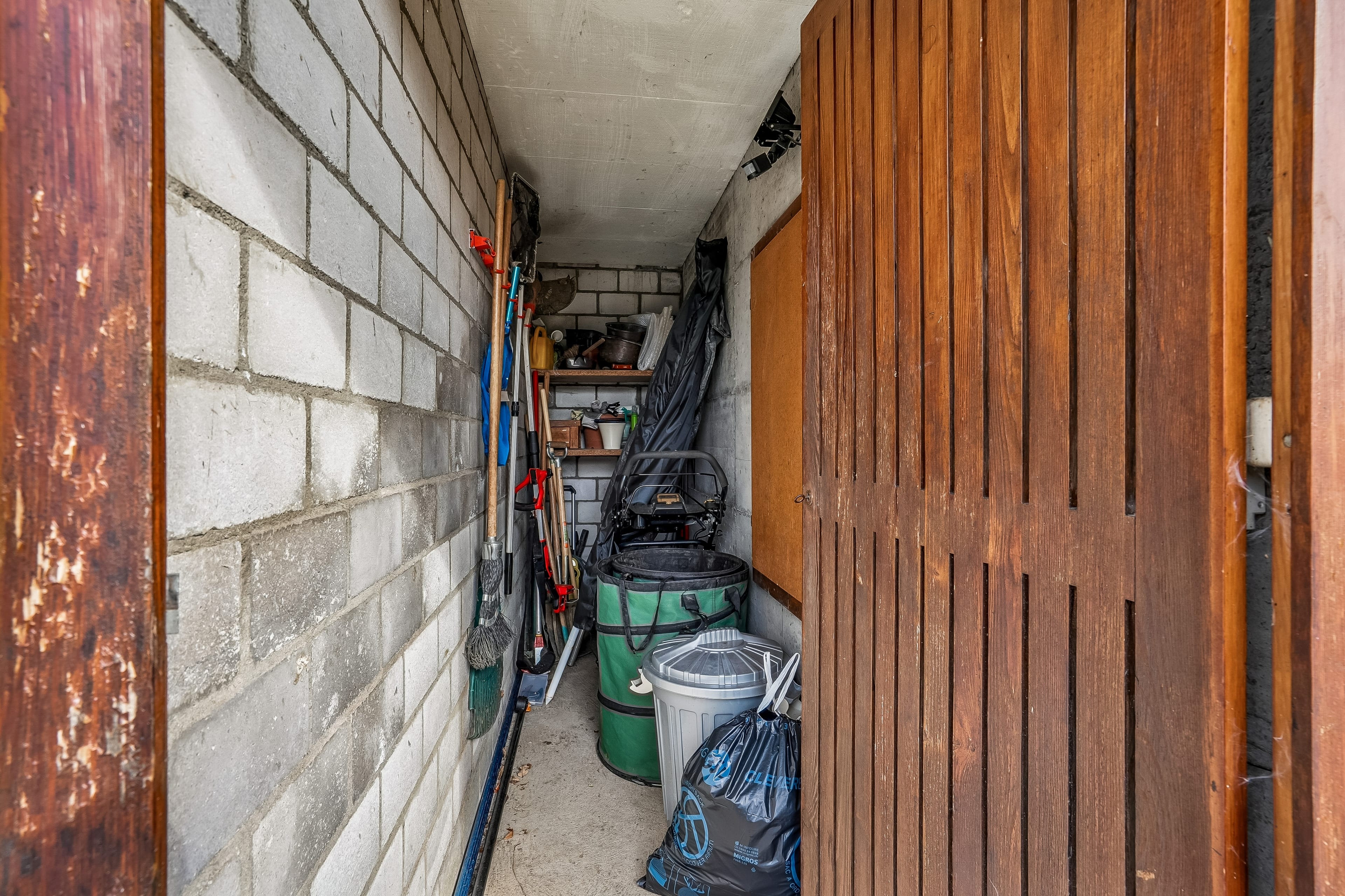 8-Zimmer-Haus mit Wintergarten und Panoramablick auf Gränichen & die Berge - 48