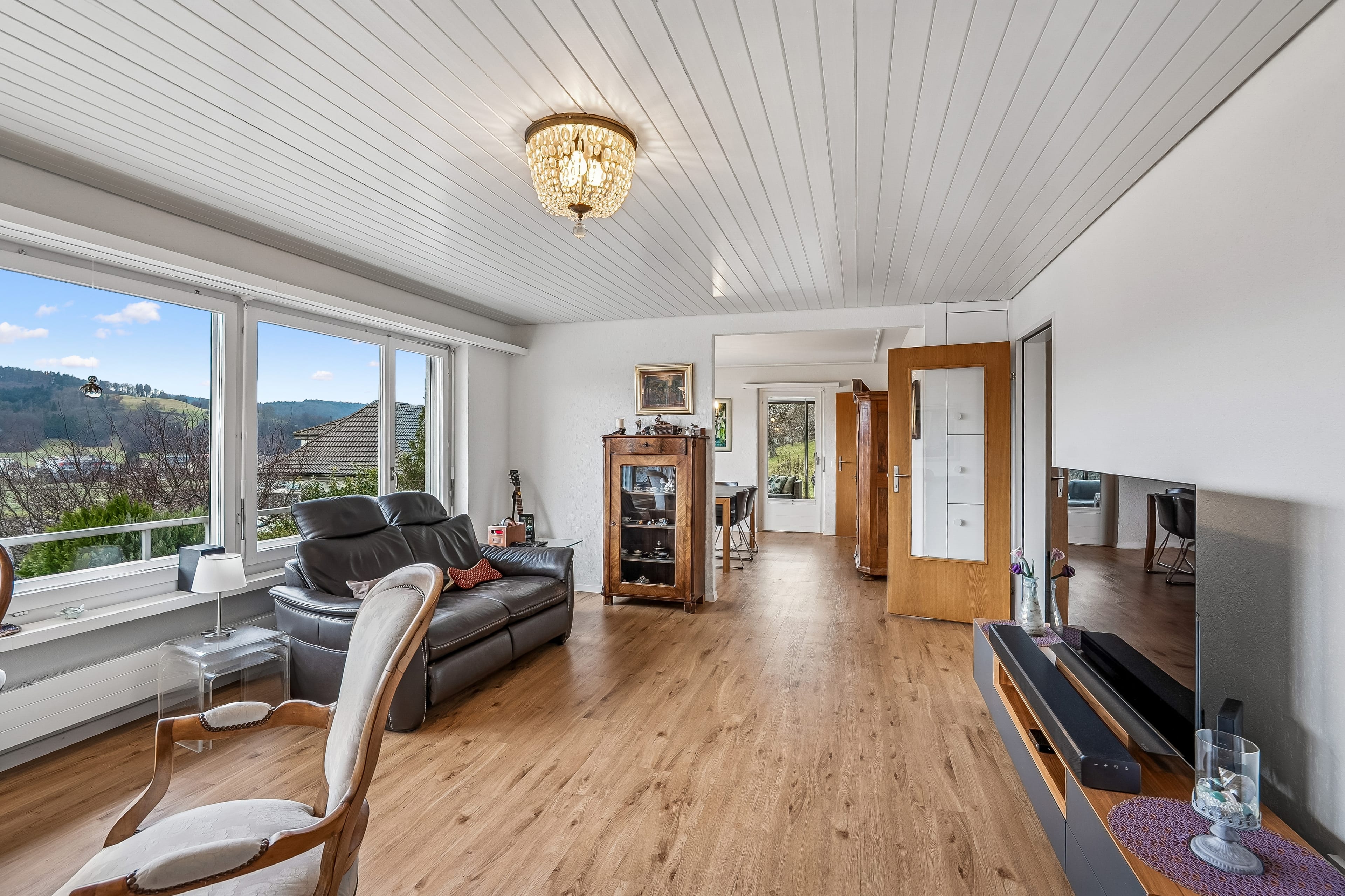 8-Zimmer-Haus mit Wintergarten und Panoramablick auf Gränichen & die Berge - 20