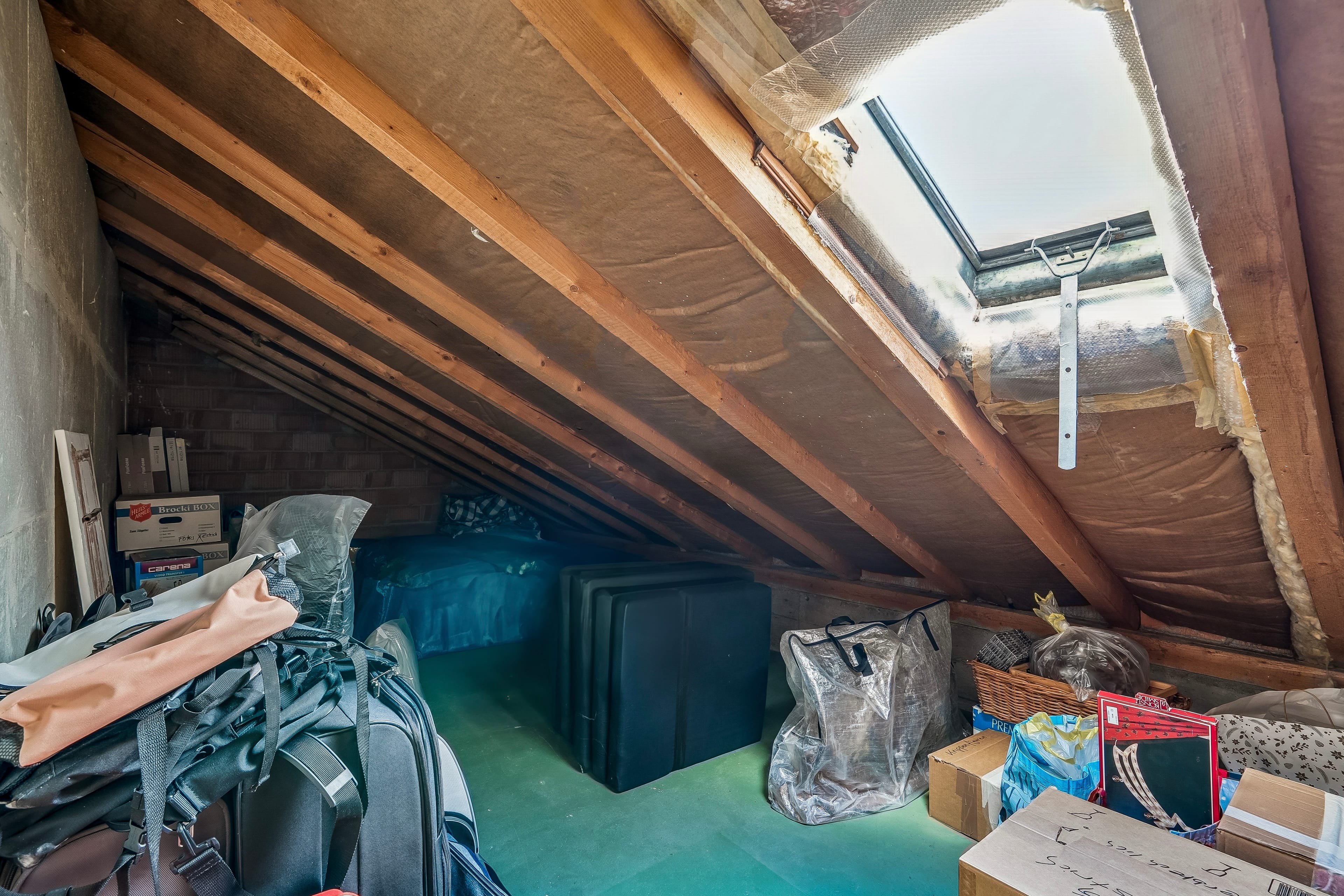 8-Zimmer-Haus mit Wintergarten und Panoramablick auf Gränichen & die Berge - 52