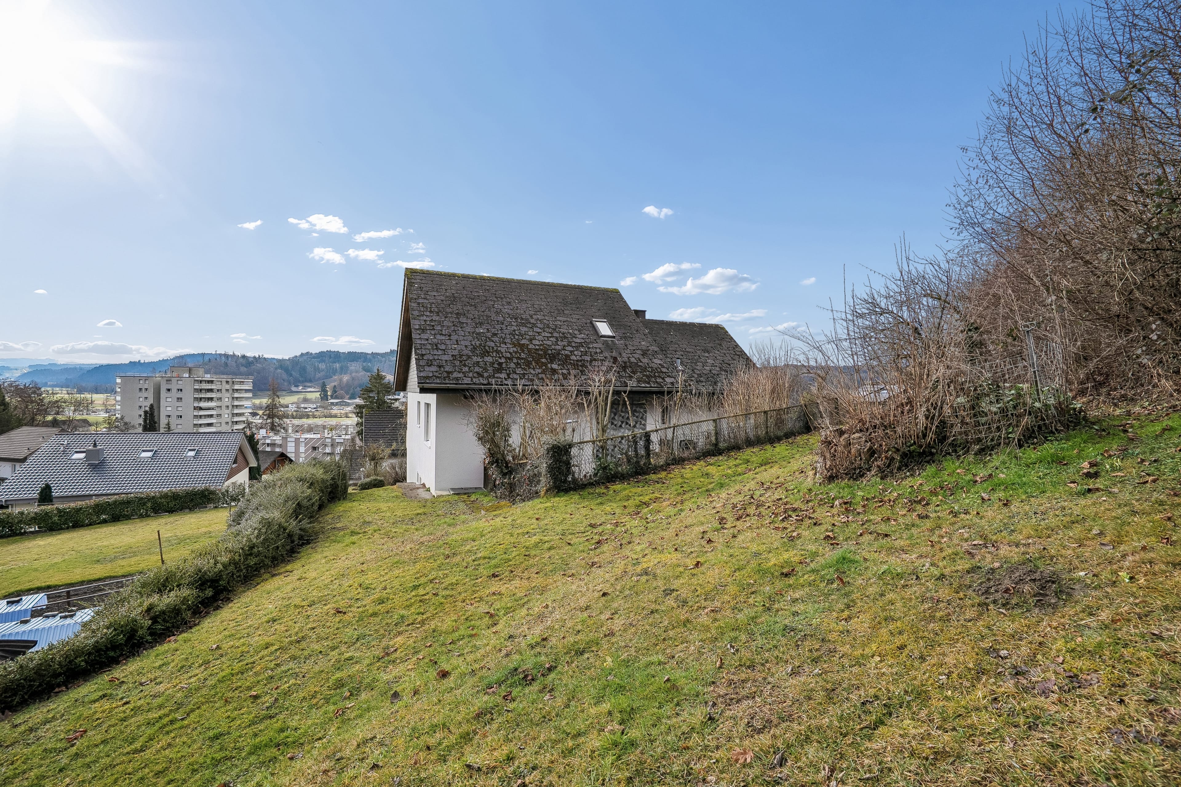 8-Zimmer-Haus mit Wintergarten und Panoramablick auf Gränichen & die Berge - 45