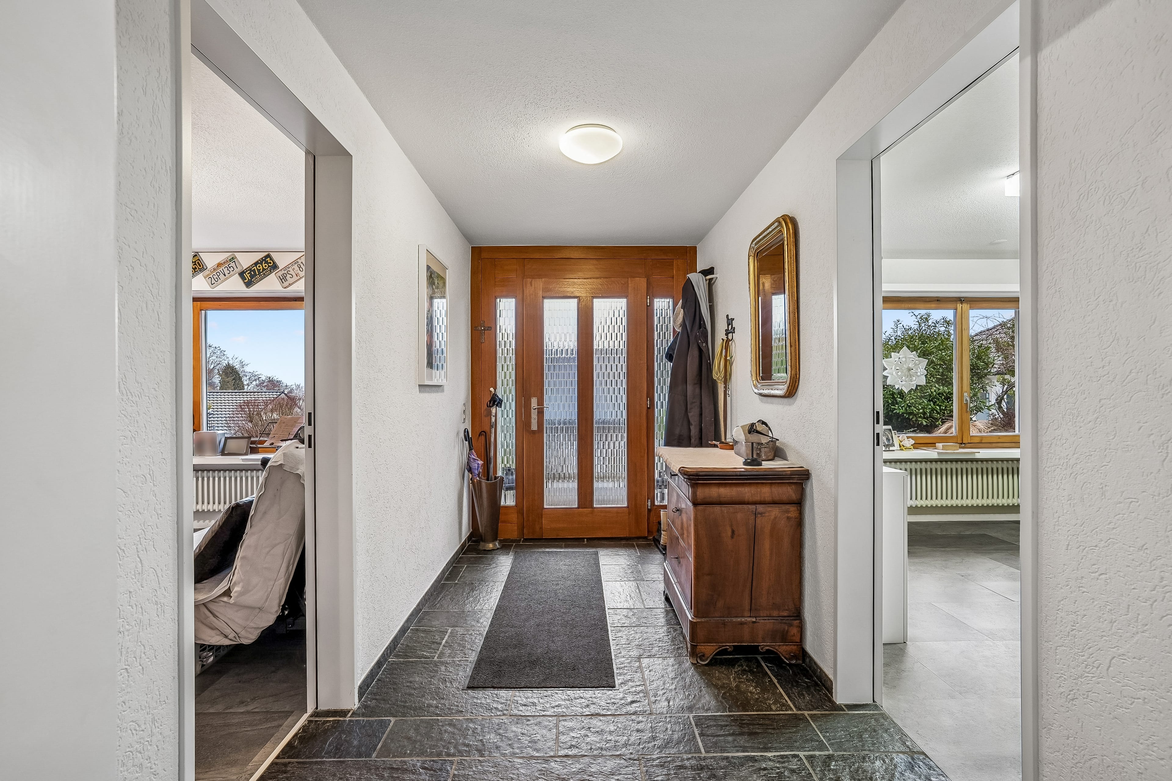 8-Zimmer-Haus mit Wintergarten und Panoramablick auf Gränichen & die Berge - 15