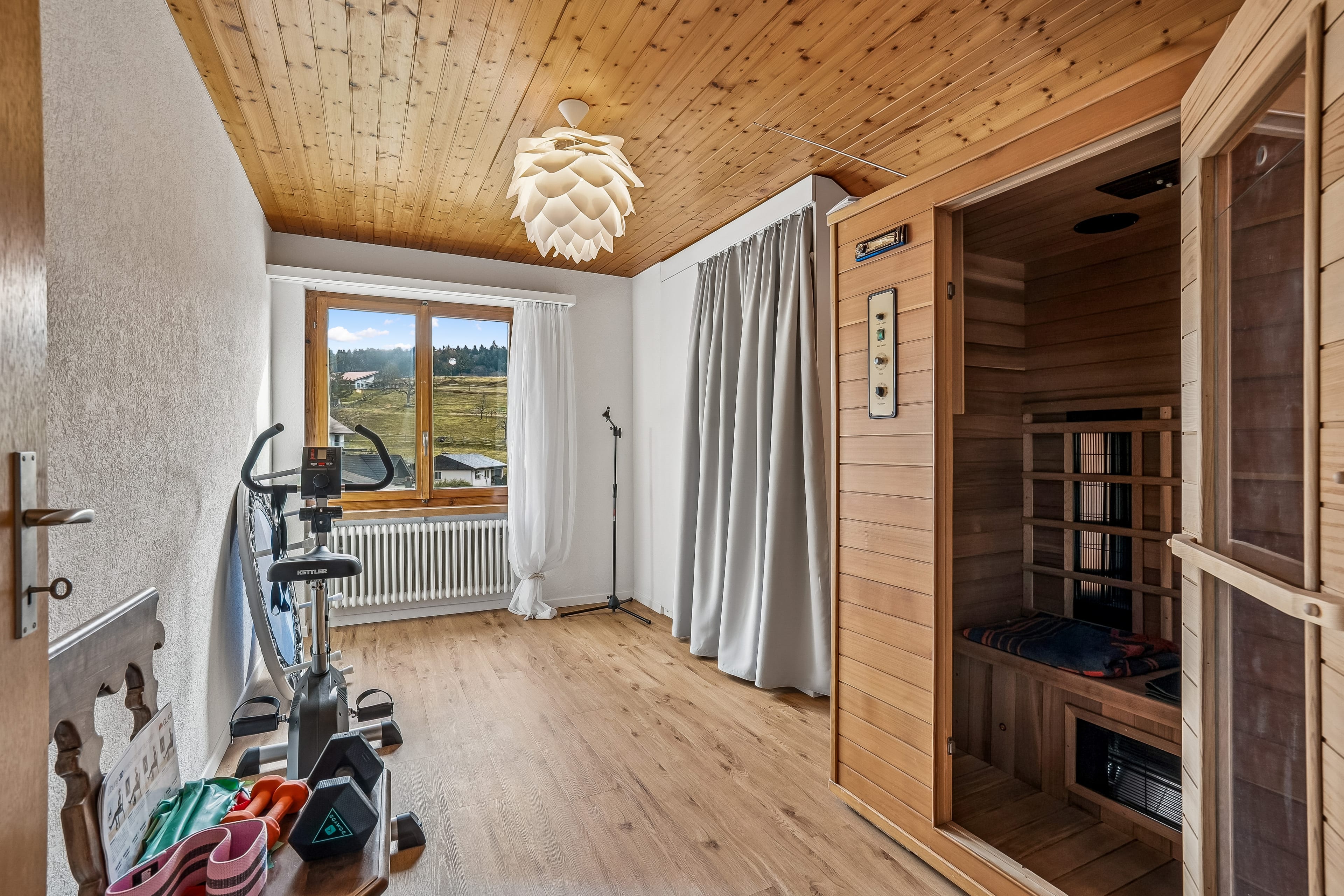 8-Zimmer-Haus mit Wintergarten und Panoramablick auf Gränichen & die Berge - 34