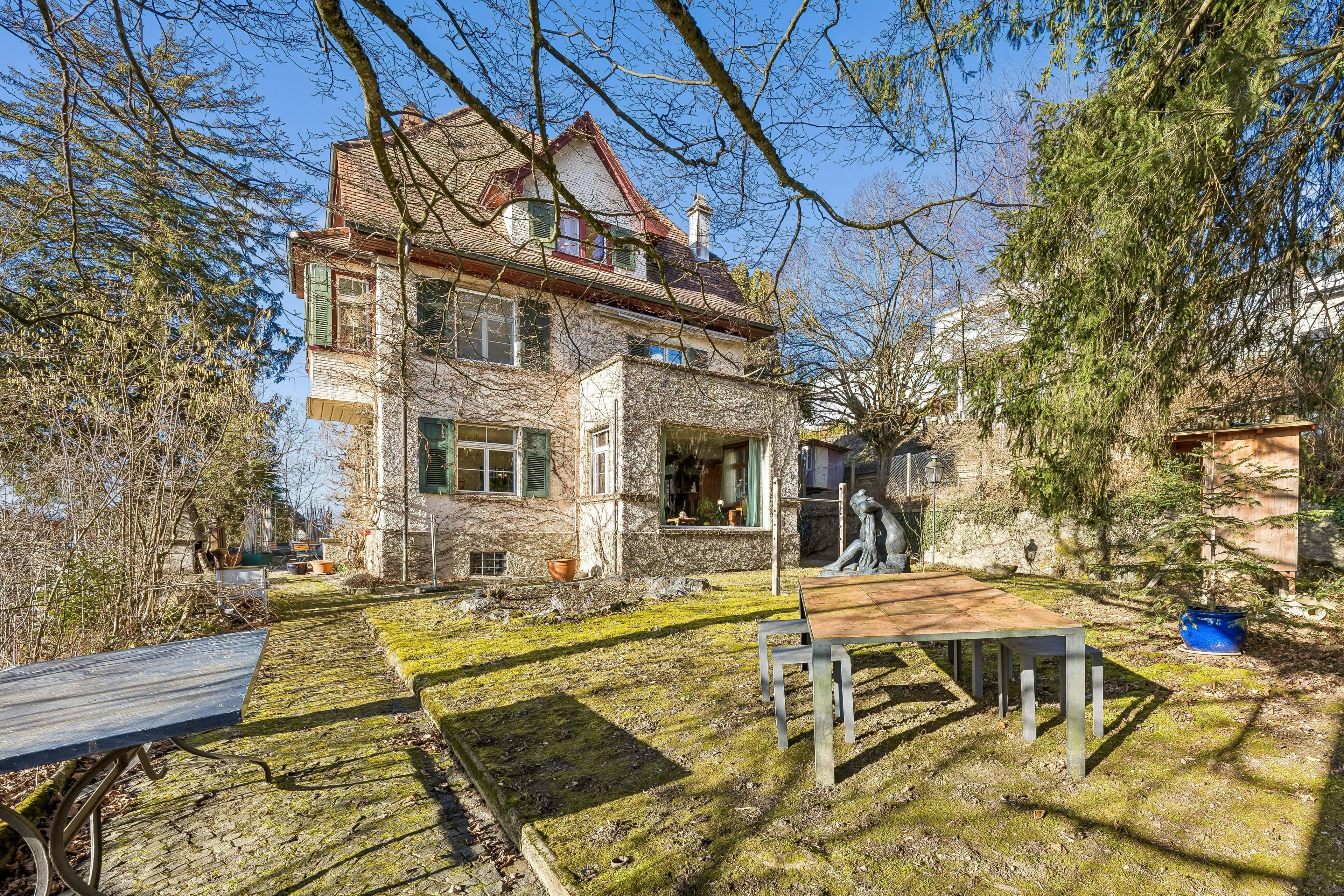 Jugendstilvilla in Reinach mit aussergewöhnlichem Parkgarten