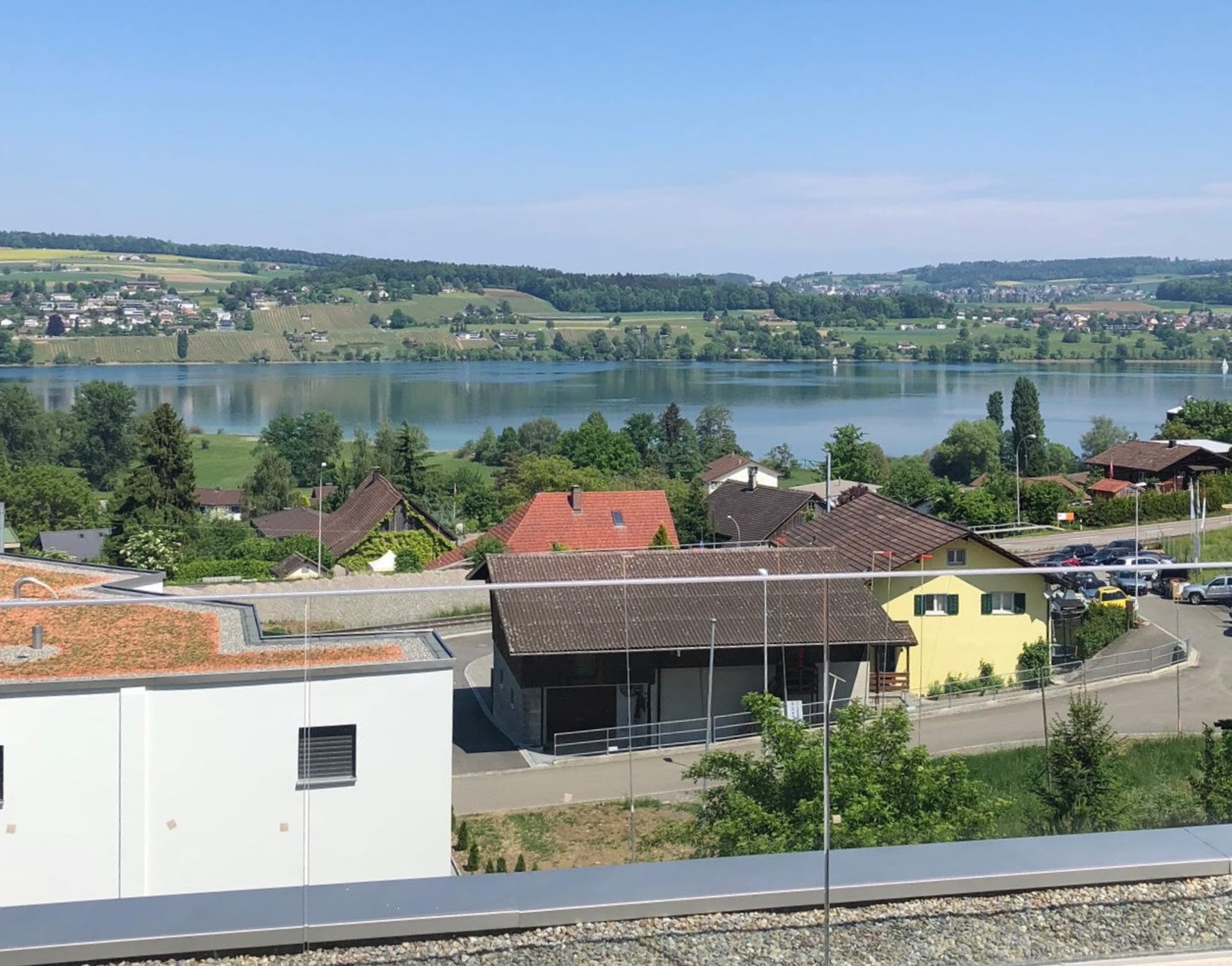 5.5-Zimmer EFH mit Seesicht und Dachterrasse in Boniswil kaufen - Bild 1