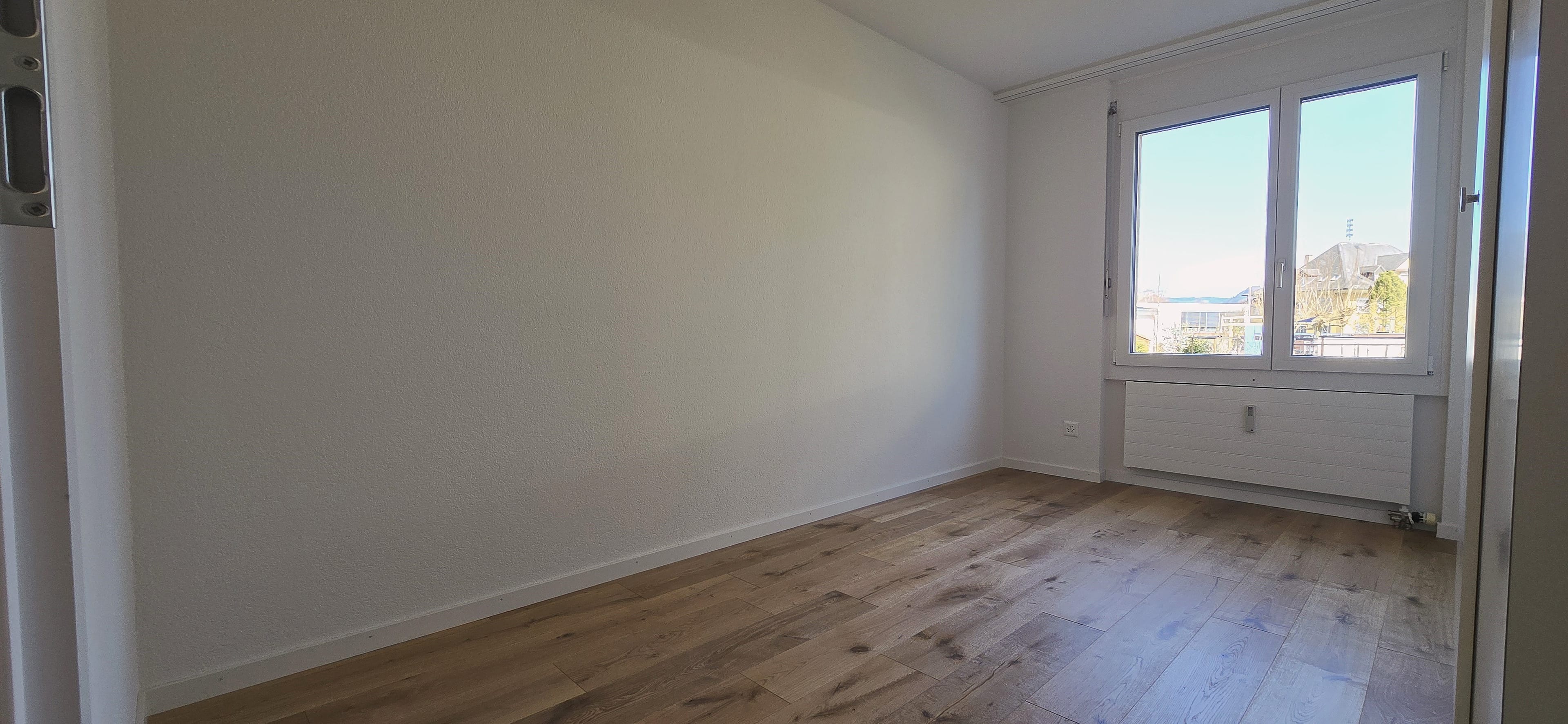 Frisch renovierte 4.5 Zi.-Wohnung direkt neben Kindergarten- & Grundschule - 9