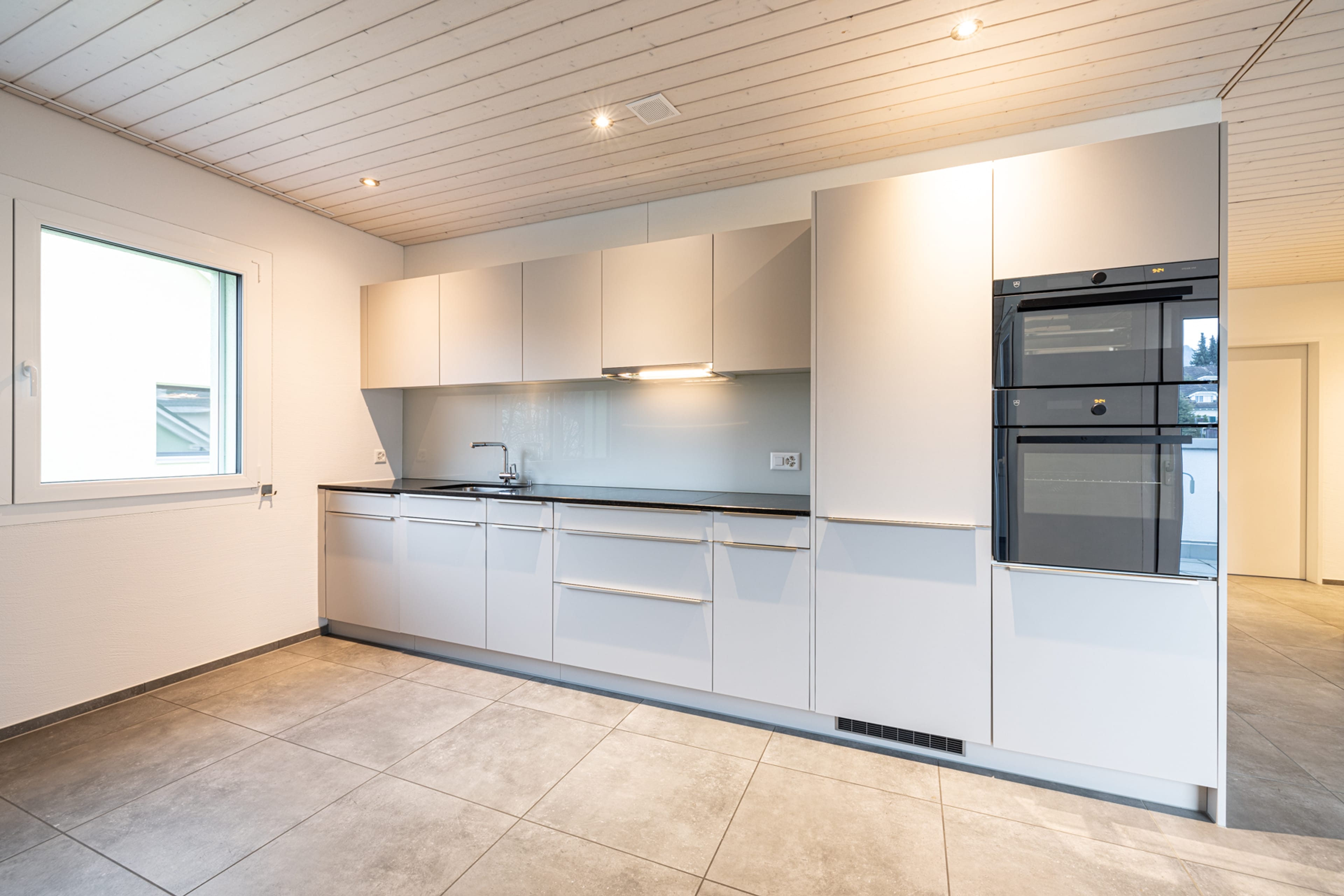 4.5-Zi.-Attikawohnung mit grossem Balkon, Niederwil - Bild 3