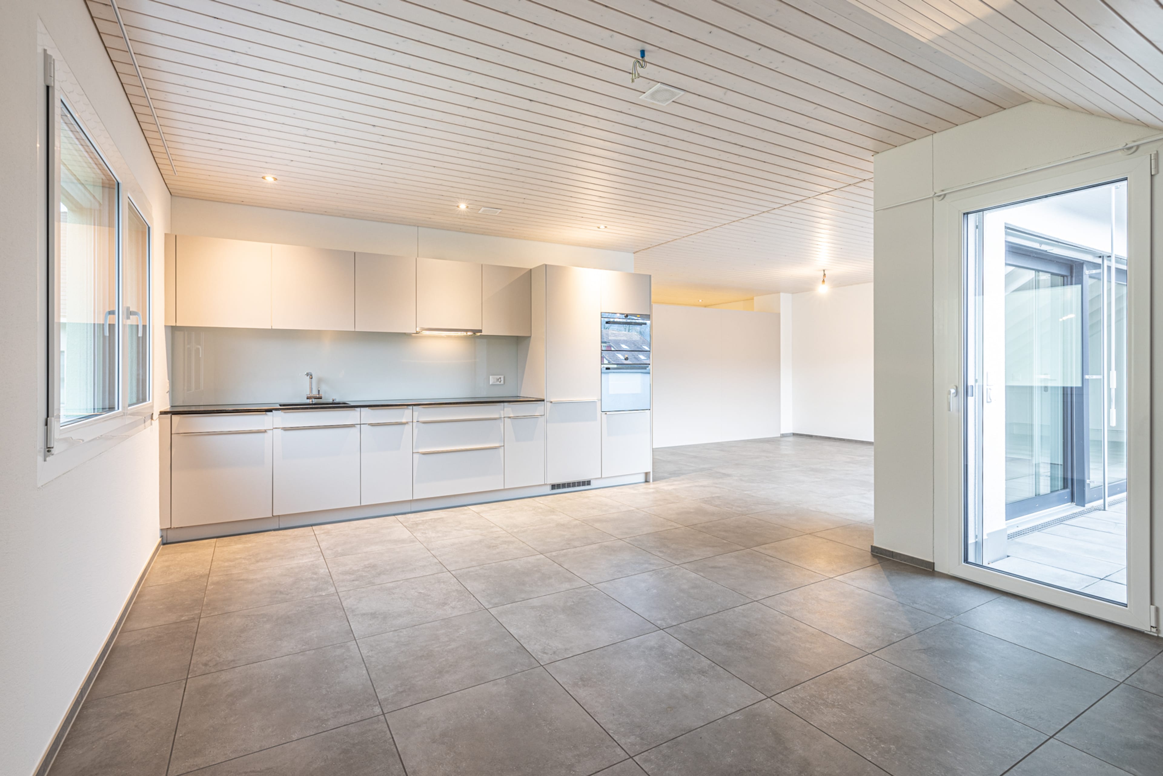 4.5-Zi.-Attikawohnung mit grossem Balkon, Niederwil - Bild 2