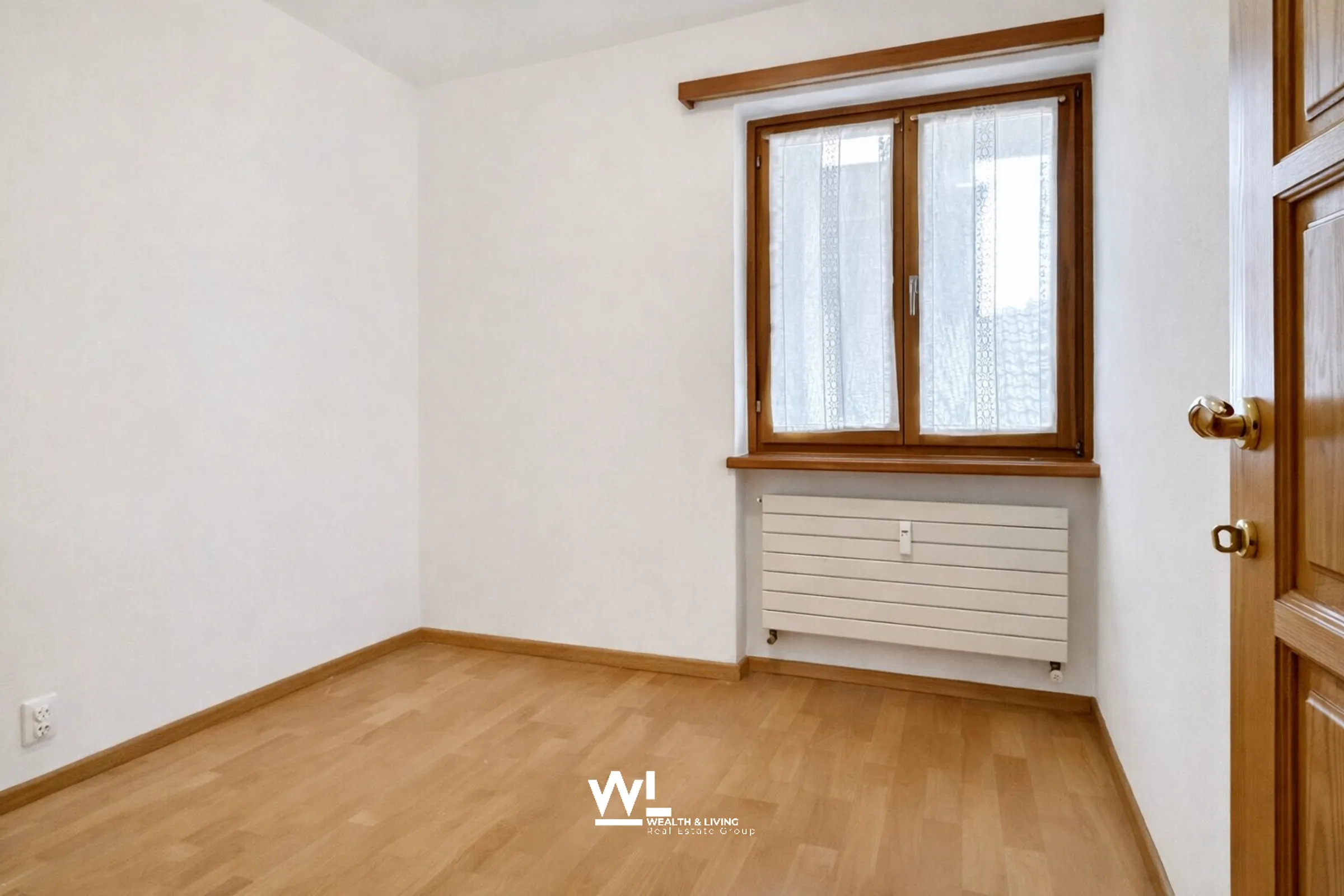 6-Zi.-Attika-Duplex mit Garten, Lift und Dachboden in Losone - hell und grosszügig - 10