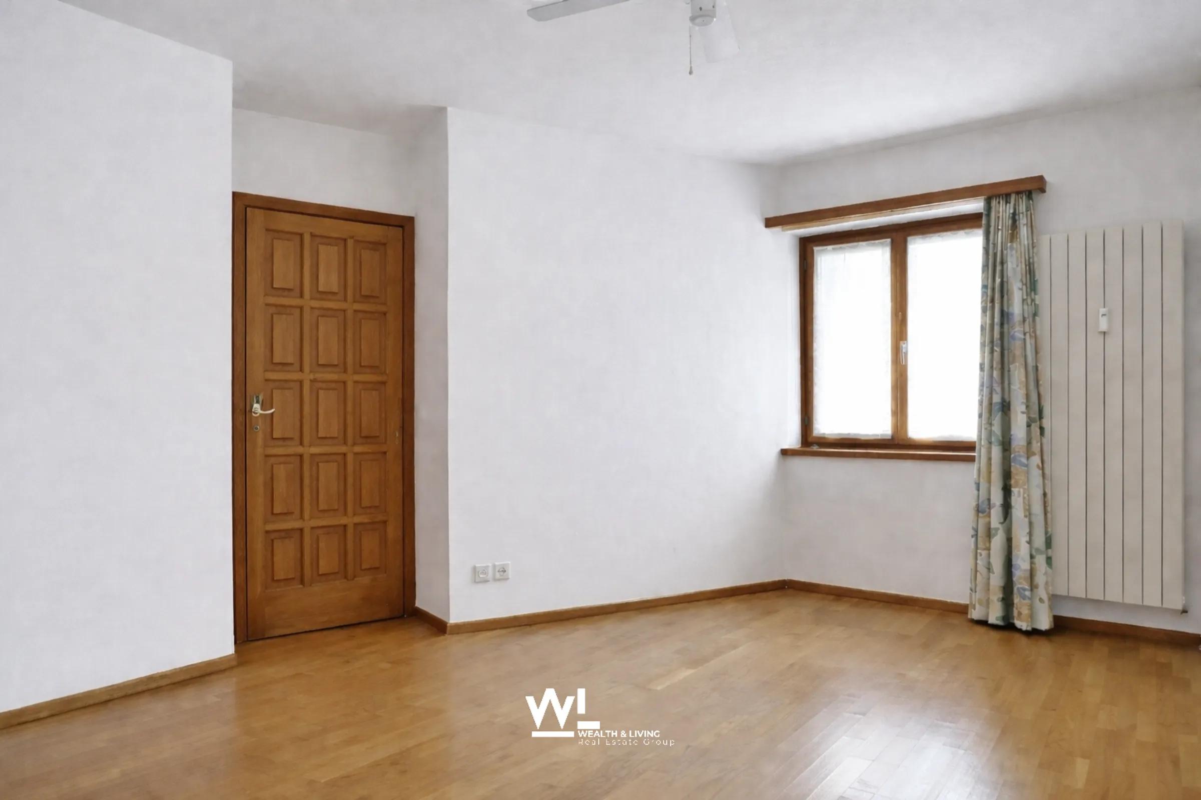 6-Zi.-Attika-Duplex mit Garten, Lift und Dachboden in Losone - hell und grosszügig - 8