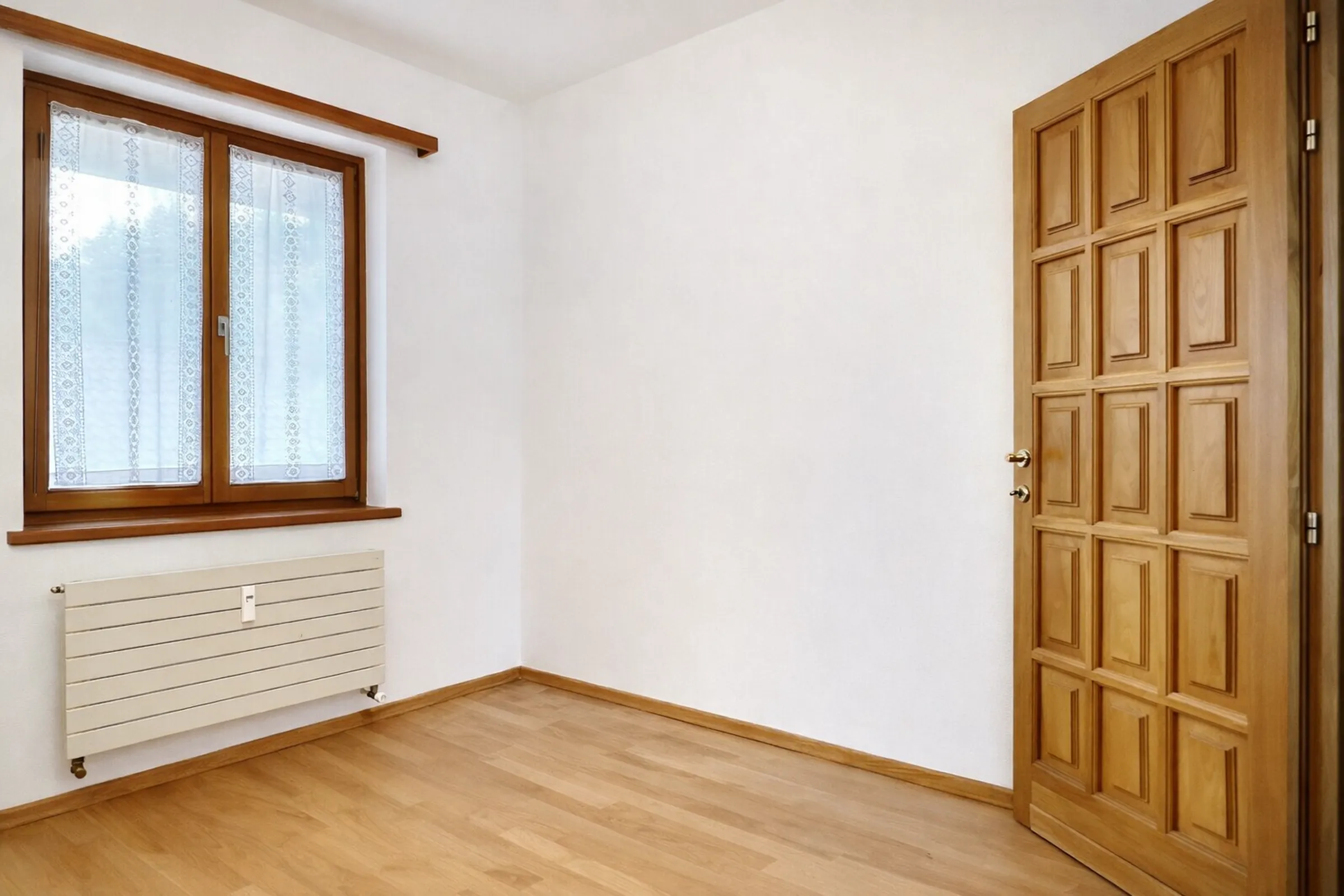6-Zi.-Attika-Duplex mit Garten, Lift und Dachboden in Losone - hell und grosszügig - 10