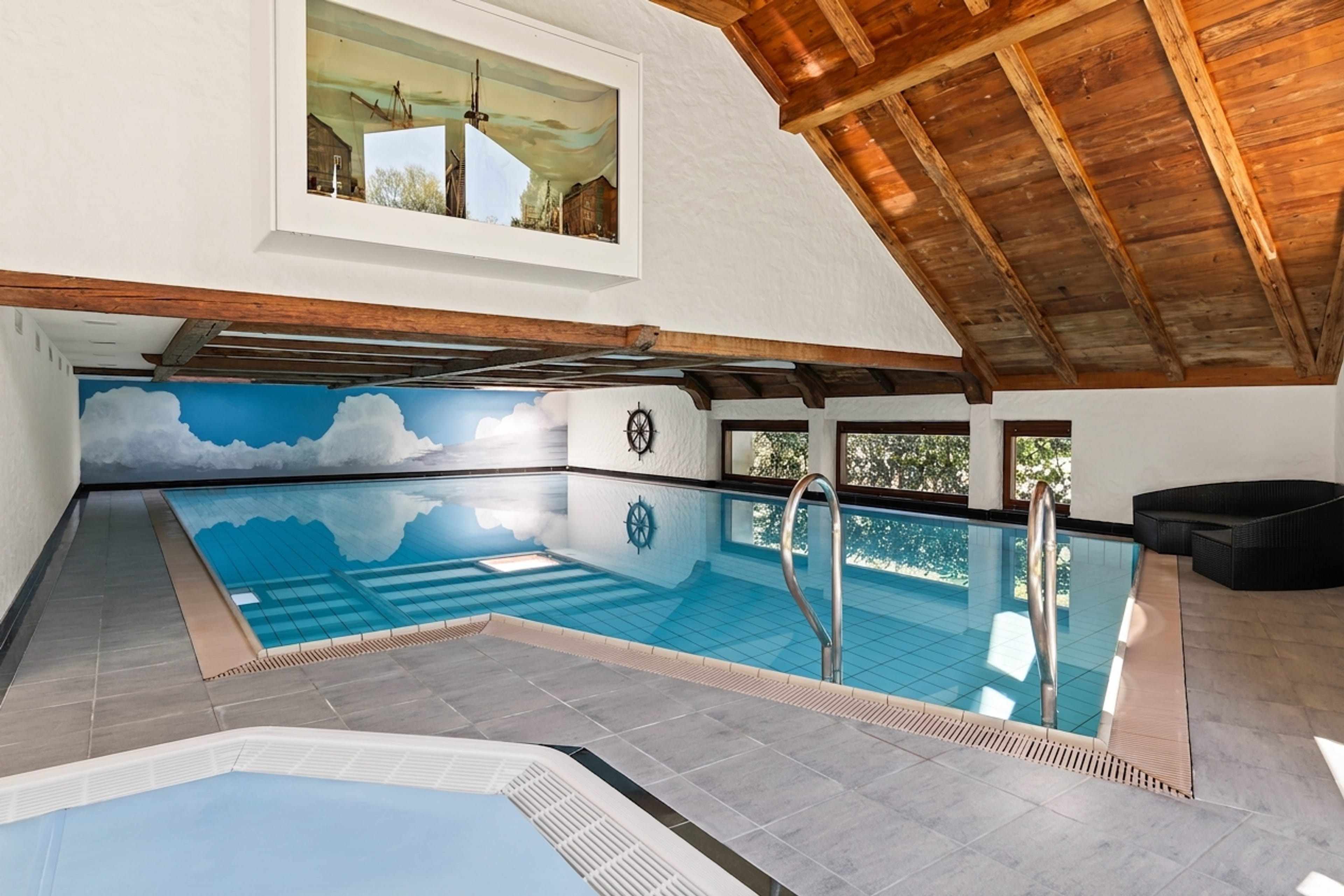 "Exklusive Villa mit Indoor-Pool und parkähnlicher Gartenanlage" - Bild 2