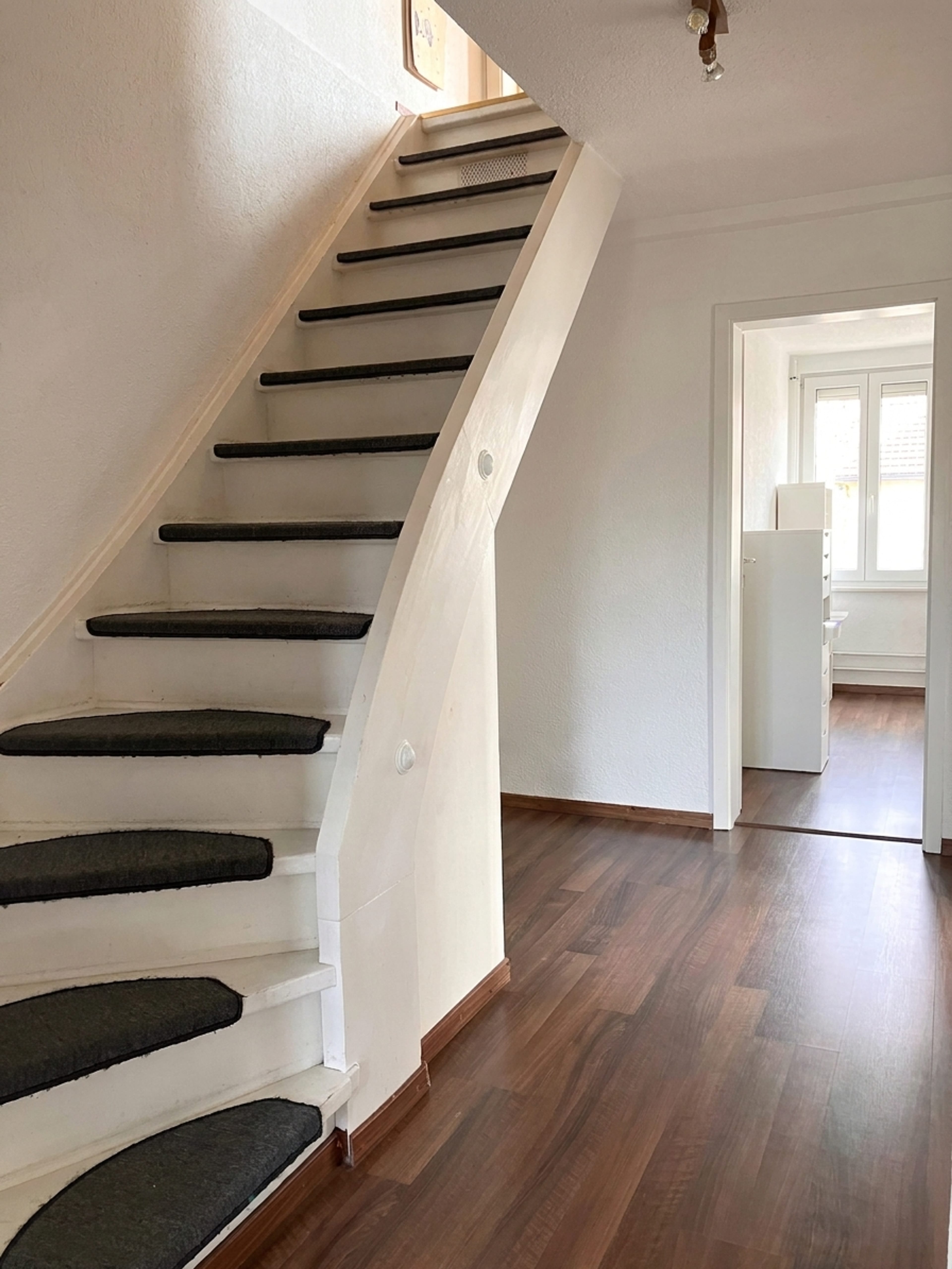 Freistehendes 9-Zimmer-Haus mit Garten – neu für CHF 975’000.– - 7