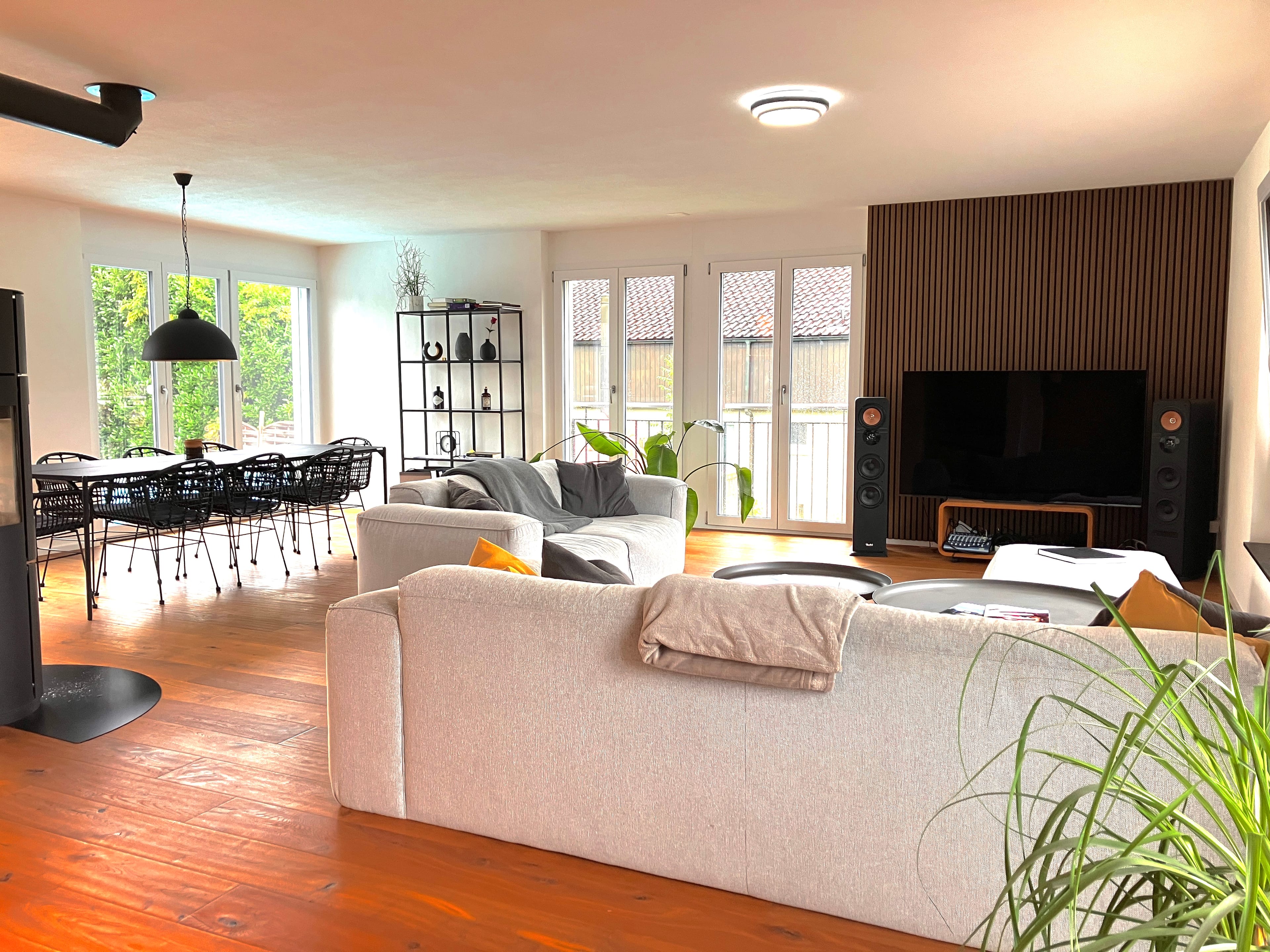 5.5-Zimmer Eckhaus mit Pool - modern wohnen in Neuwilen - 4