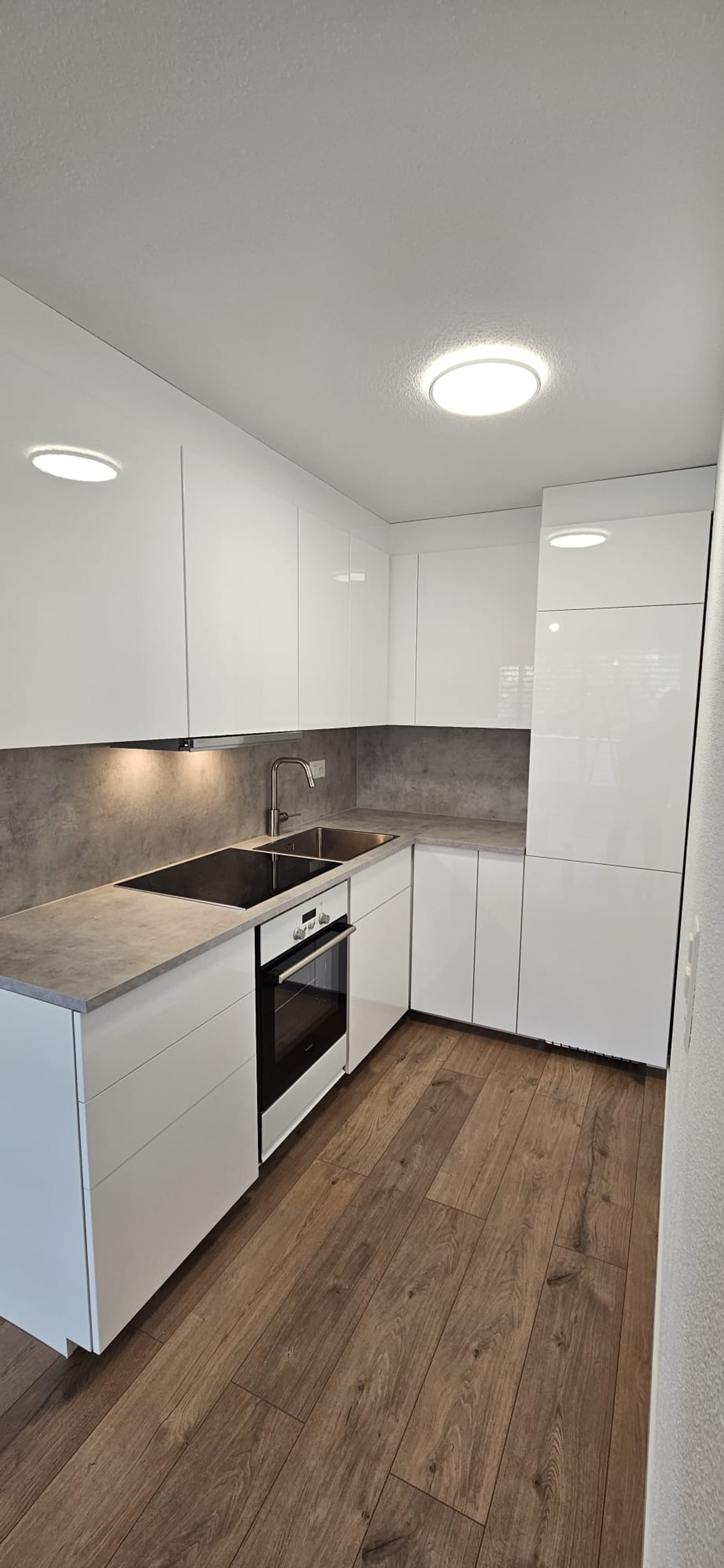 Sanierte 2.5-Zi.-Wohnung mit Balkon in Hausen AG mieten - 2