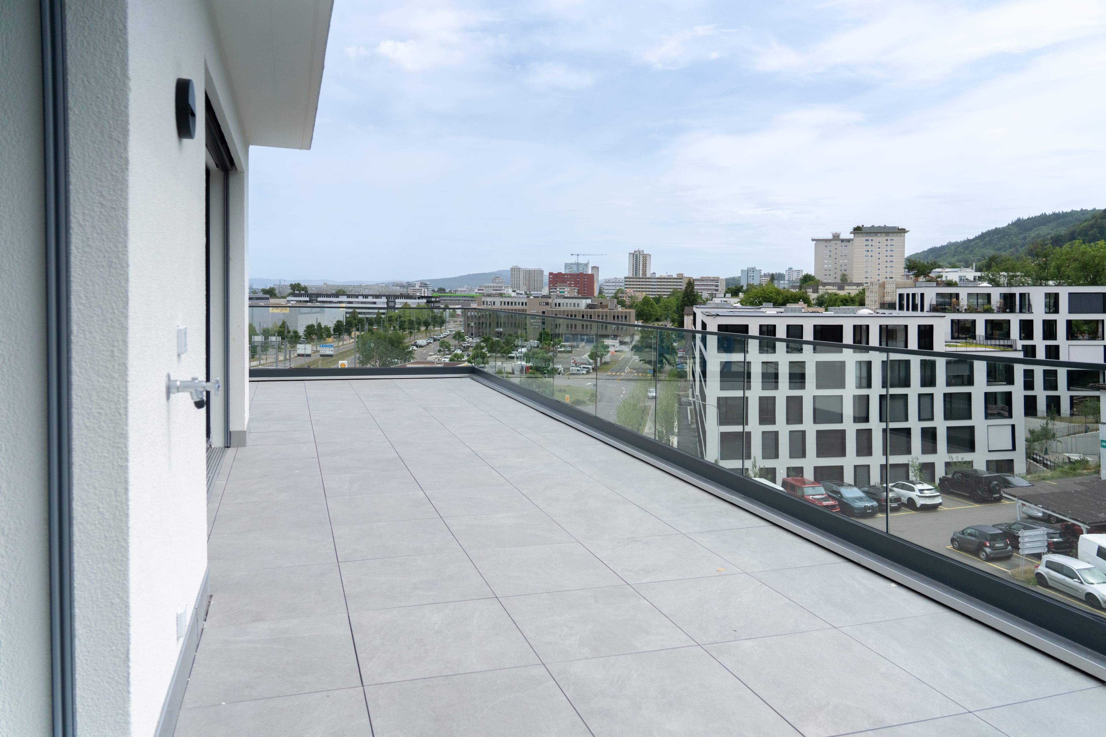 3.5-Zimmer-Attika mit grosser Terrasse in Killwangen mieten - Bild 1