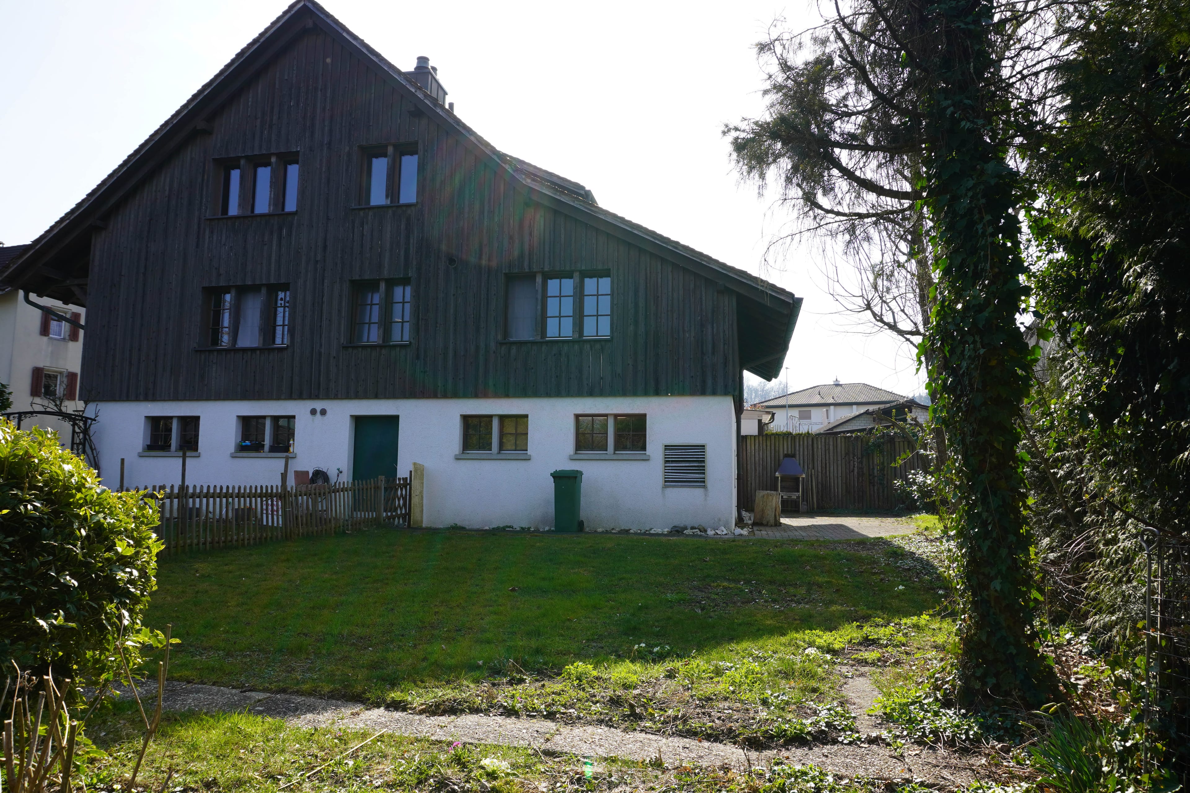 3½ Zimmer-Dachwohnung mit Garten
