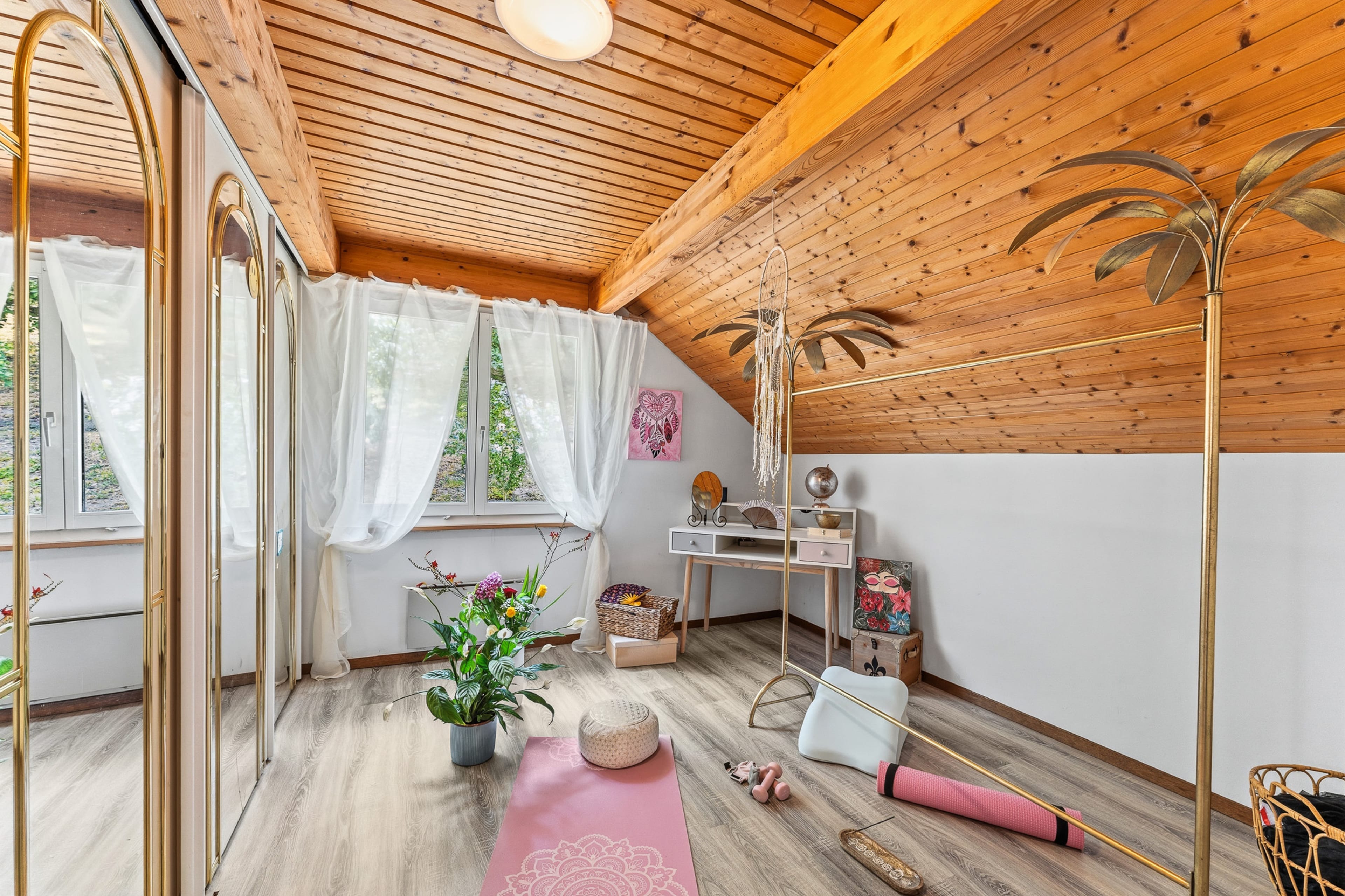 Charmantes 5.5-Zimmer-Bijou am Waldrand mit grossem Grundstück und Weitblick - 10